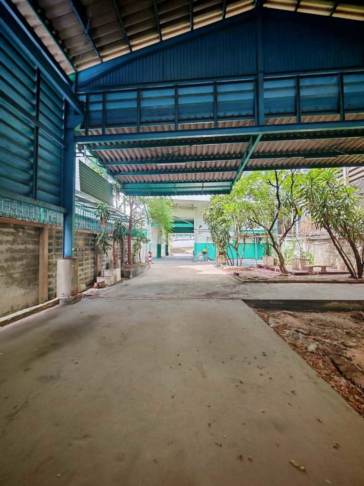 For RentWarehouseRama3 (Riverside),Satupadit : For rent, 4-story commercial building with warehouse, next to Rama 3 Road, land 182 wa, usable area 600 sq m.