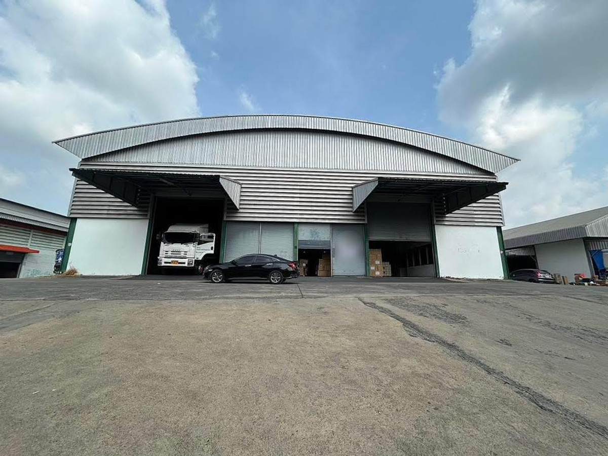 ให้เช่าโกดังนครปฐม : โกดังให้เช่าถนนเพชรเกษม สาย5 ทะลุสาย4 ได้ ตกแต่งใหม่ ขนาด 1,800ตรม. ไฟ3เฟส ทำเลดีมาก รถเทรลเลอร์เข้าออกได้