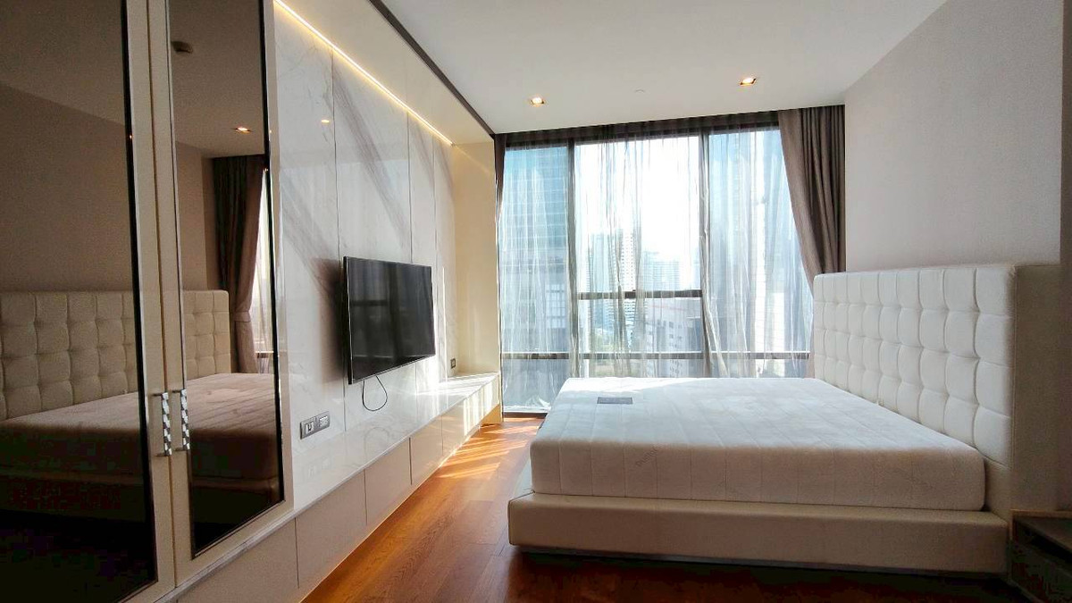 For RentCondoSathorn, Narathiwat : ✨🏙️ Ultra Luxury Condo for rent, The Bangkok Sathorn - next to BTS Surasak | Private Lift, high-end condo in Prime location 🚆 next to BTS Surasak + expressway, only 100 meters, convenient living in the heart of Sathorn, suitable for both residences and hi