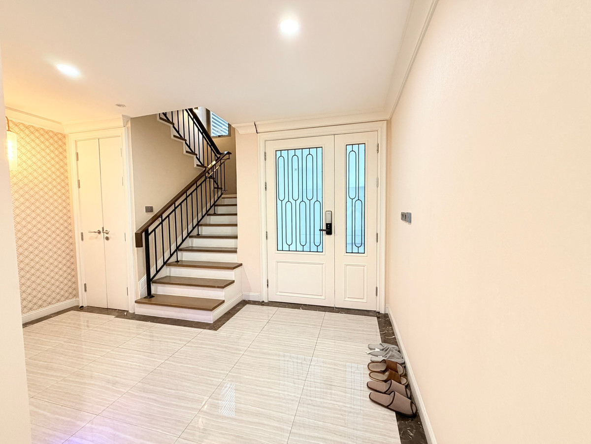 For RentHouseSukhumvit, Asoke, Thonglor : ✨ RARE ITEM Luxury house, prime location | Super Luxury level functions