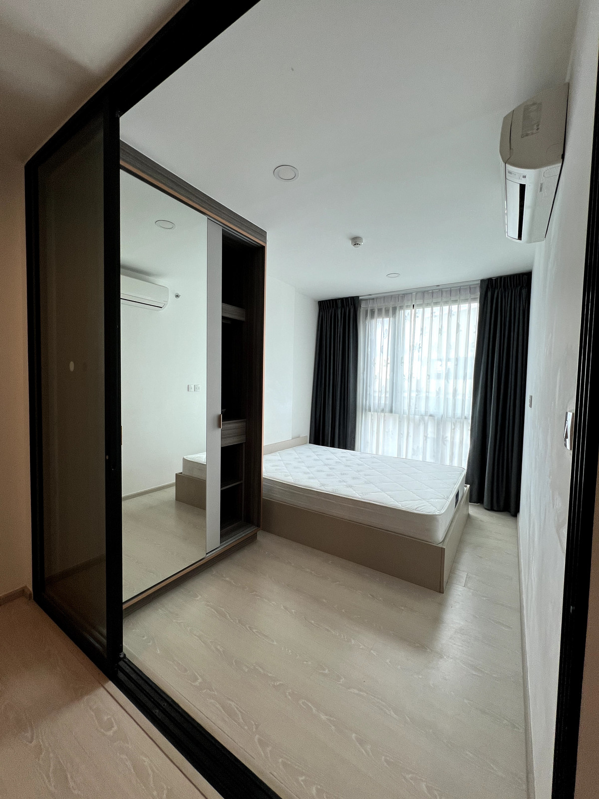 ให้เช่าคอนโดวิภาวดี ดอนเมือง หลักสี่ : ให้เช่า Knightsbridges Phaholyotin Interchange  ตึก B ชั้น 9 แบบ 1 นอน 29 ตรม. แต่งครบพร้อมอยู่ 