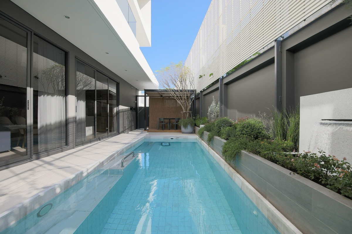 For RentHousePattanakan, Srinakarin : Super Luxury Pool Villa for Rent at The Urban Reserve Rama 9 Krungthepkreetha Fully Furnished