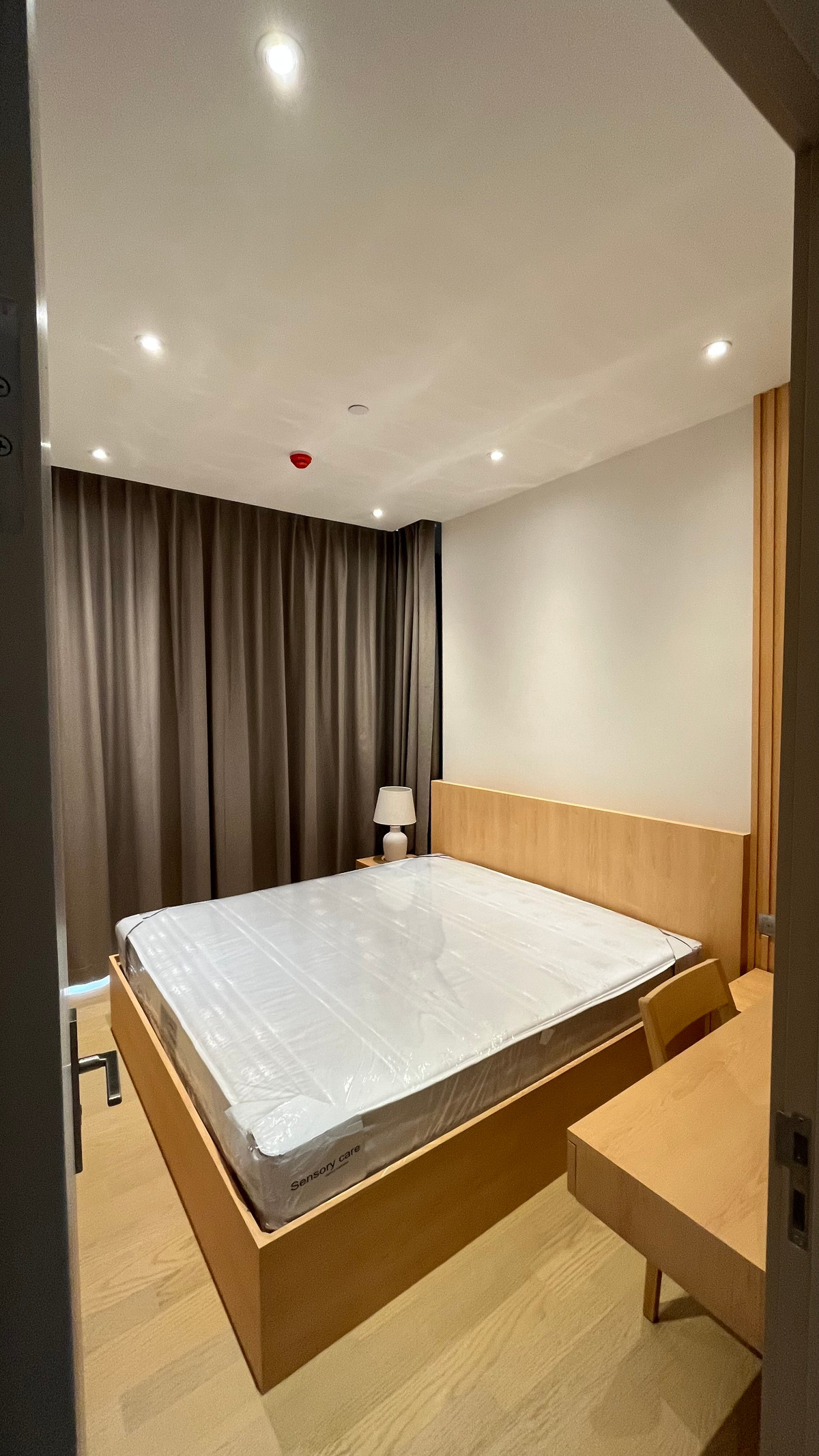 For RentCondoRama9, Petchburi, RCA : FOR RENT - 1 BEDROOM 33 SQ.M- READY TO MOVE IN - CALL NOW 094-641-5974