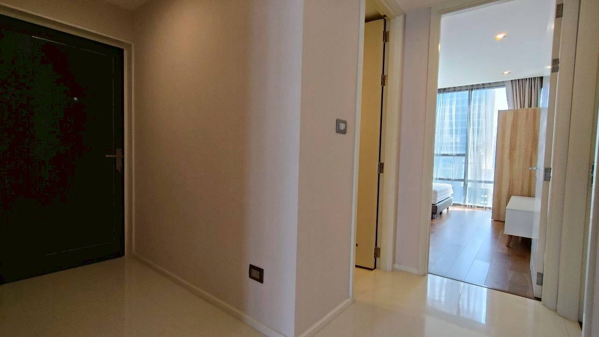 For RentCondoSathorn, Narathiwat : ✨🏙️ Ultra Luxury Condo for rent, The Bangkok Sathorn - next to BTS Surasak | Private Lift, high-end condo in Prime location 🚆 next to BTS Surasak + expressway, only 100 meters, convenient living in the heart of Sathorn, suitable for both residences and hi