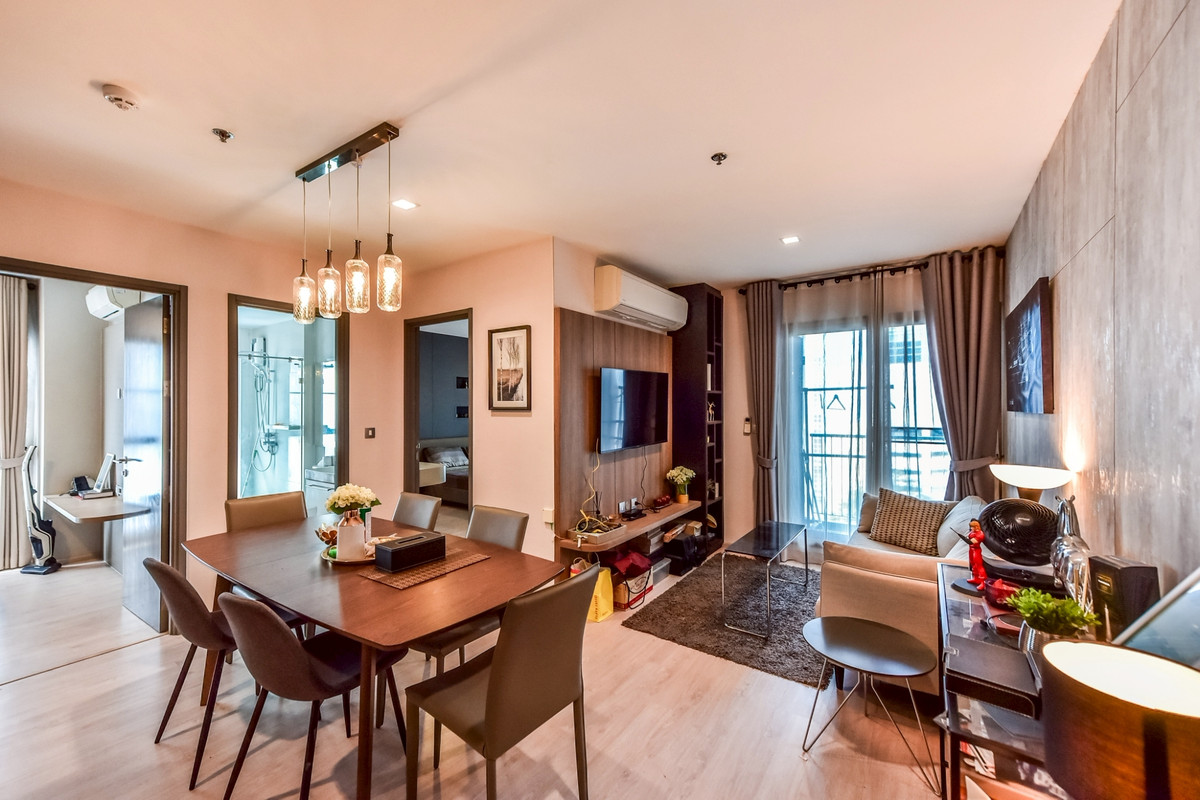 For RentCondoRatchathewi,Phayathai : Rhythm Rangnam, additional decorated room 1 million is almost never lived. Room available, ready to move in, only 35k, contact 093-415-2245 EARTH.