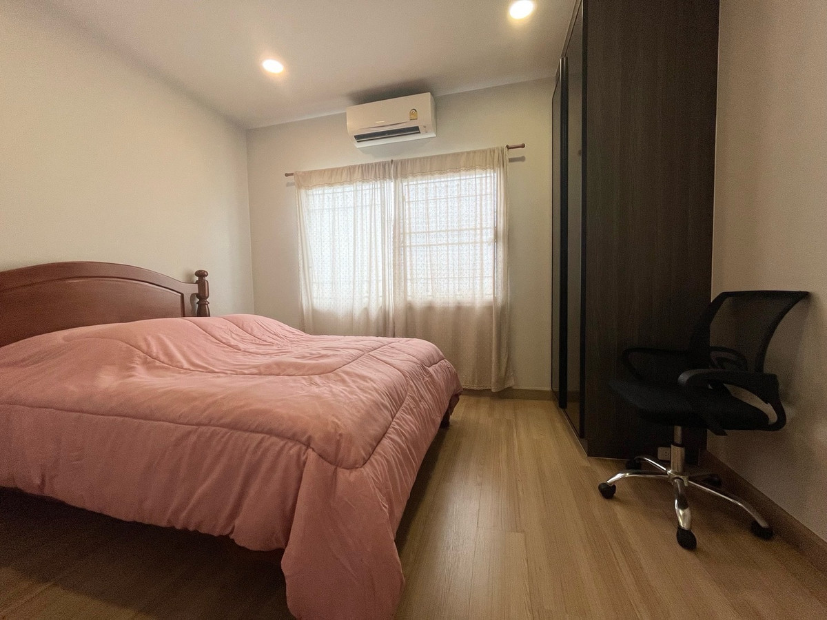 For SaleTownhomeBangna, Bearing, Lasalle : 2-story townhome for sale