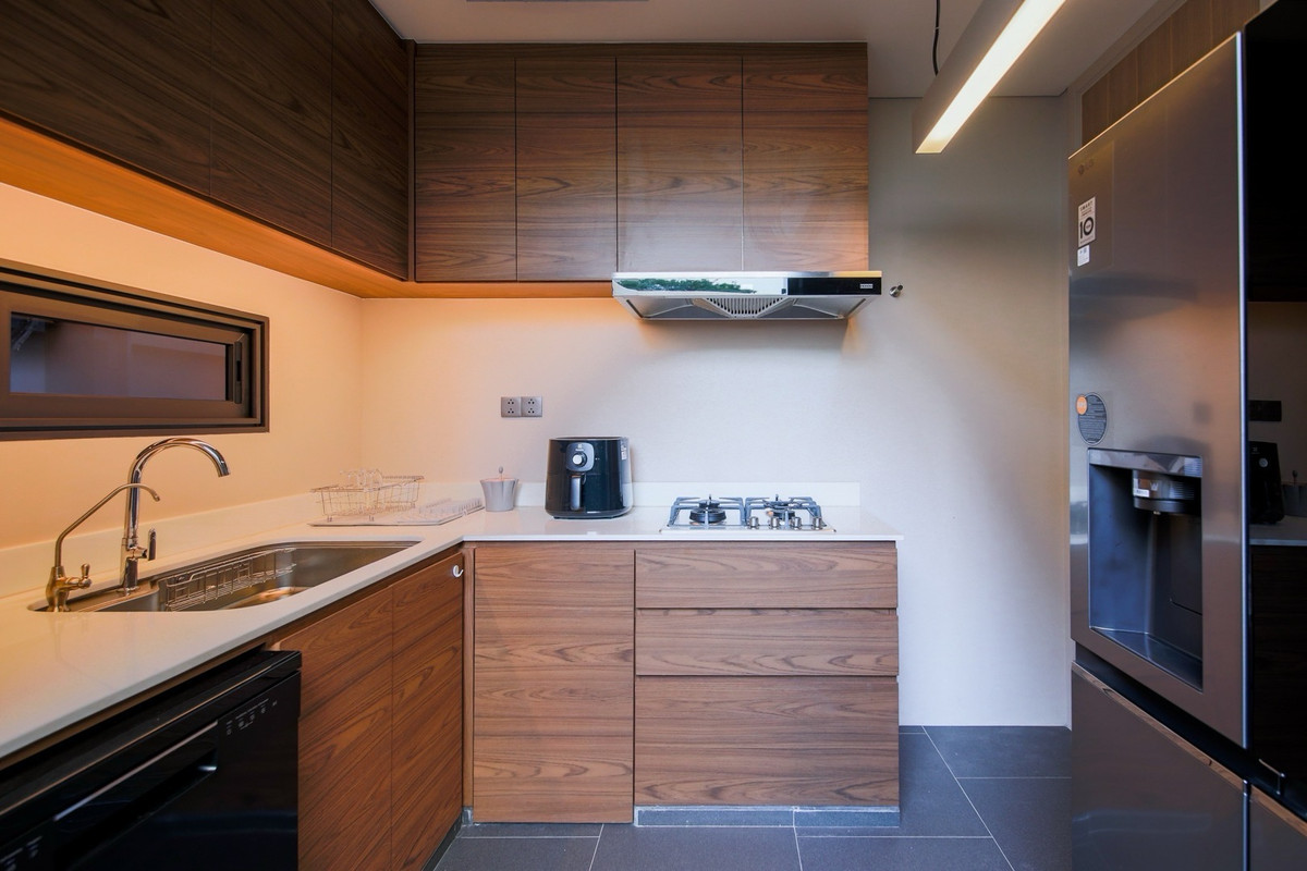 For RentHousePattanakan, Srinakarin : Super Luxury Pool Villa for Rent at The Urban Reserve Rama 9 Krungthepkreetha Fully Furnished