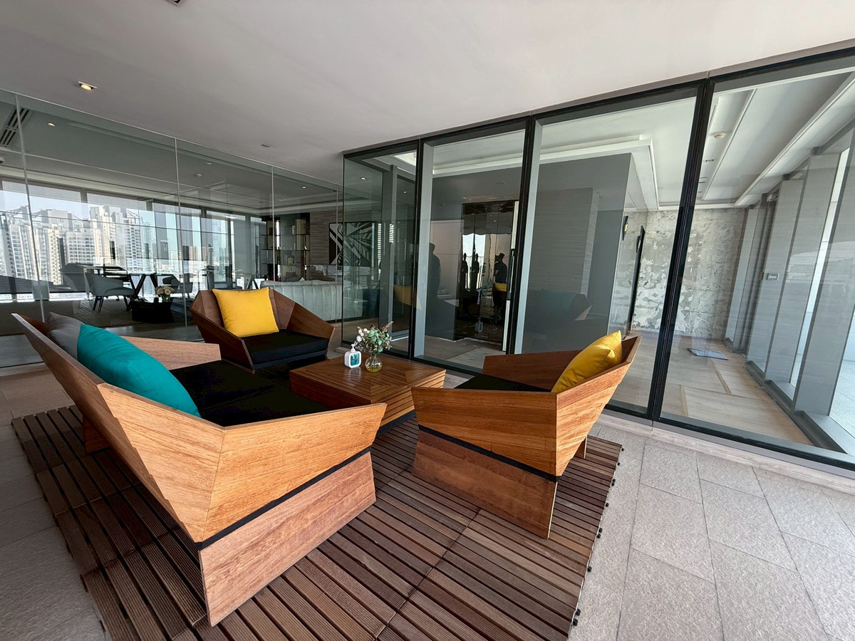 For RentCondoSathorn, Narathiwat : ✨🏙️ Ultra Luxury Condo for rent, The Bangkok Sathorn - next to BTS Surasak | Private Lift, high-end condo in Prime location 🚆 next to BTS Surasak + expressway, only 100 meters, convenient living in the heart of Sathorn, suitable for both residences and hi