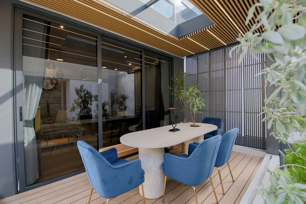 For RentHousePattanakan, Srinakarin : Super Luxury Pool Villa for Rent at The Urban Reserve Rama 9 Krungthepkreetha Fully Furnished