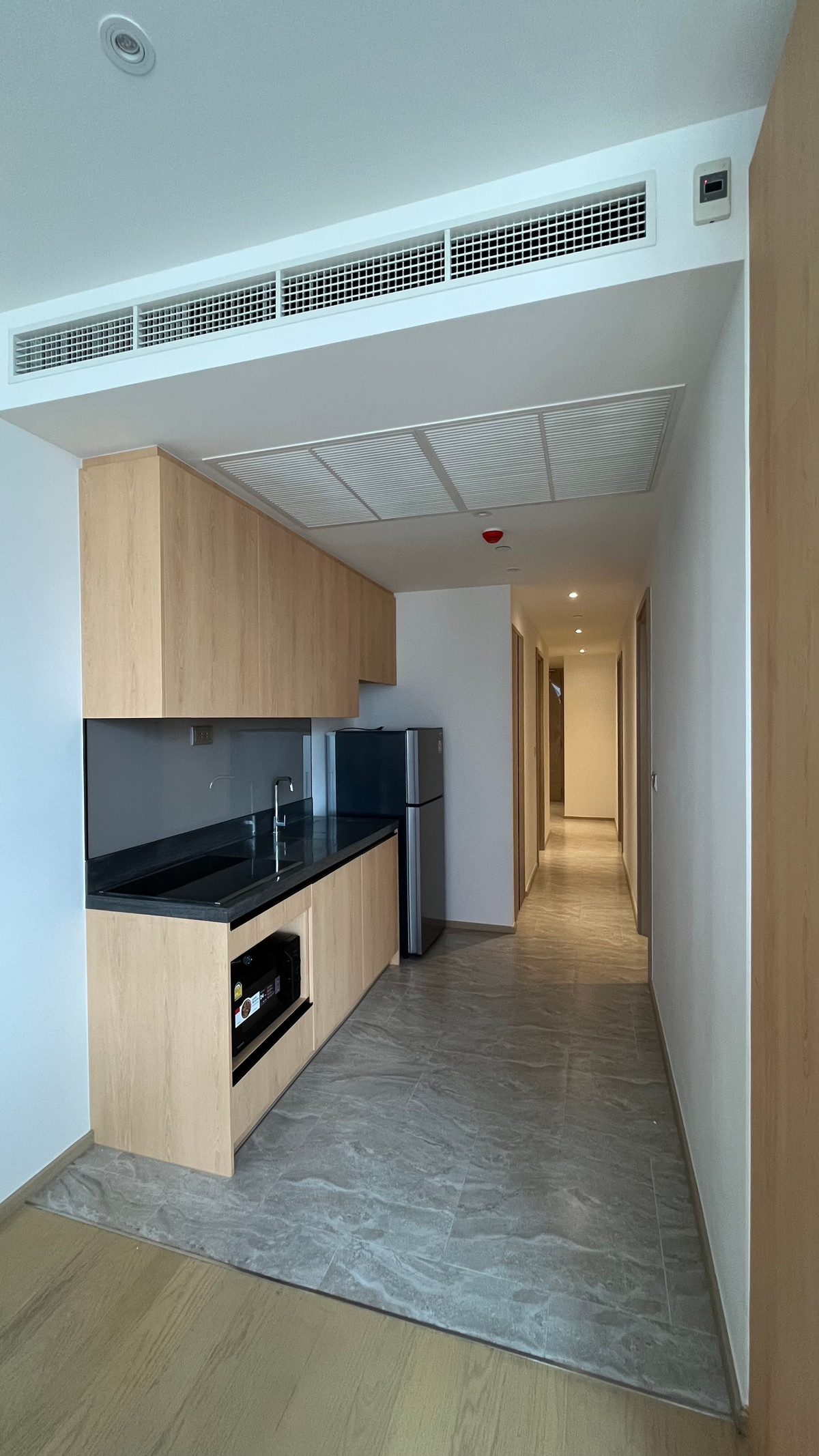 For RentCondoRama9, Petchburi, RCA : FOR RENT - 1 BEDROOM 33 SQ.M- READY TO MOVE IN - CALL NOW 094-641-5974