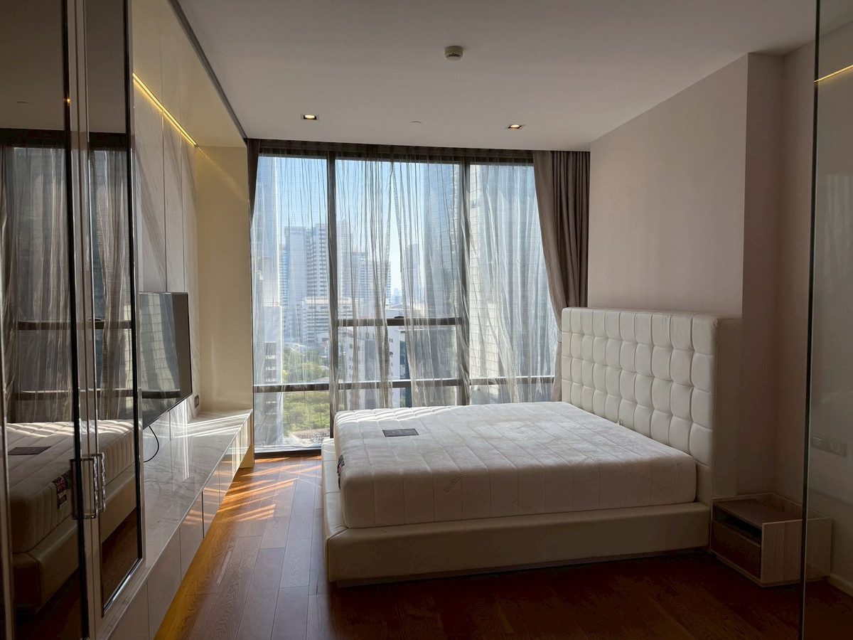 For RentCondoSathorn, Narathiwat : ✨🏙️ Ultra Luxury Condo for rent, The Bangkok Sathorn - next to BTS Surasak | Private Lift, high-end condo in Prime location 🚆 next to BTS Surasak + expressway, only 100 meters, convenient living in the heart of Sathorn, suitable for both residences and hi