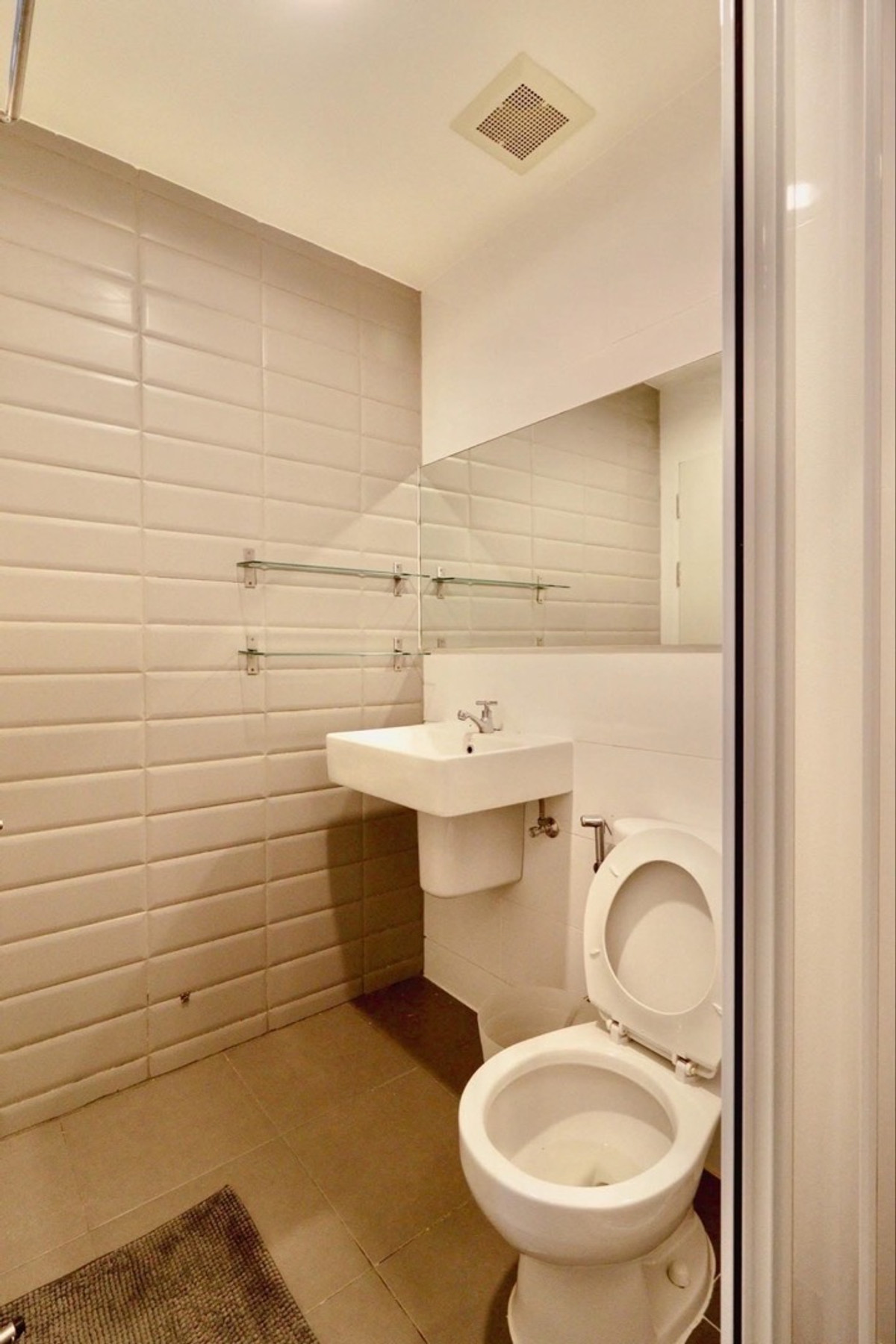 For RentCondoOnnut, Udomsuk : For rent Aspire Sukhumvit 48 (Aspire Sukhumvit 48) 
 🛏️ 1 bedroom 🛁 1 bathroom 🛋️ 1 living room, size 32 sq m. Building N, 19th floor 🌅 City view ✨ Price 14,000 baht ✨