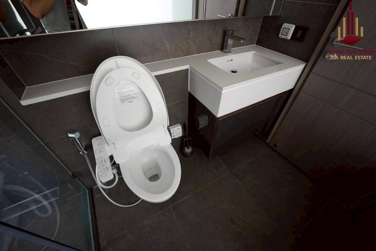 ให้เช่าคอนโดพระราม 9 เพชรบุรีตัดใหม่ RCA : ✨ For Rent: The Esse at Singha Complex  Condo ✨  💰 Only 40,000 THB/month