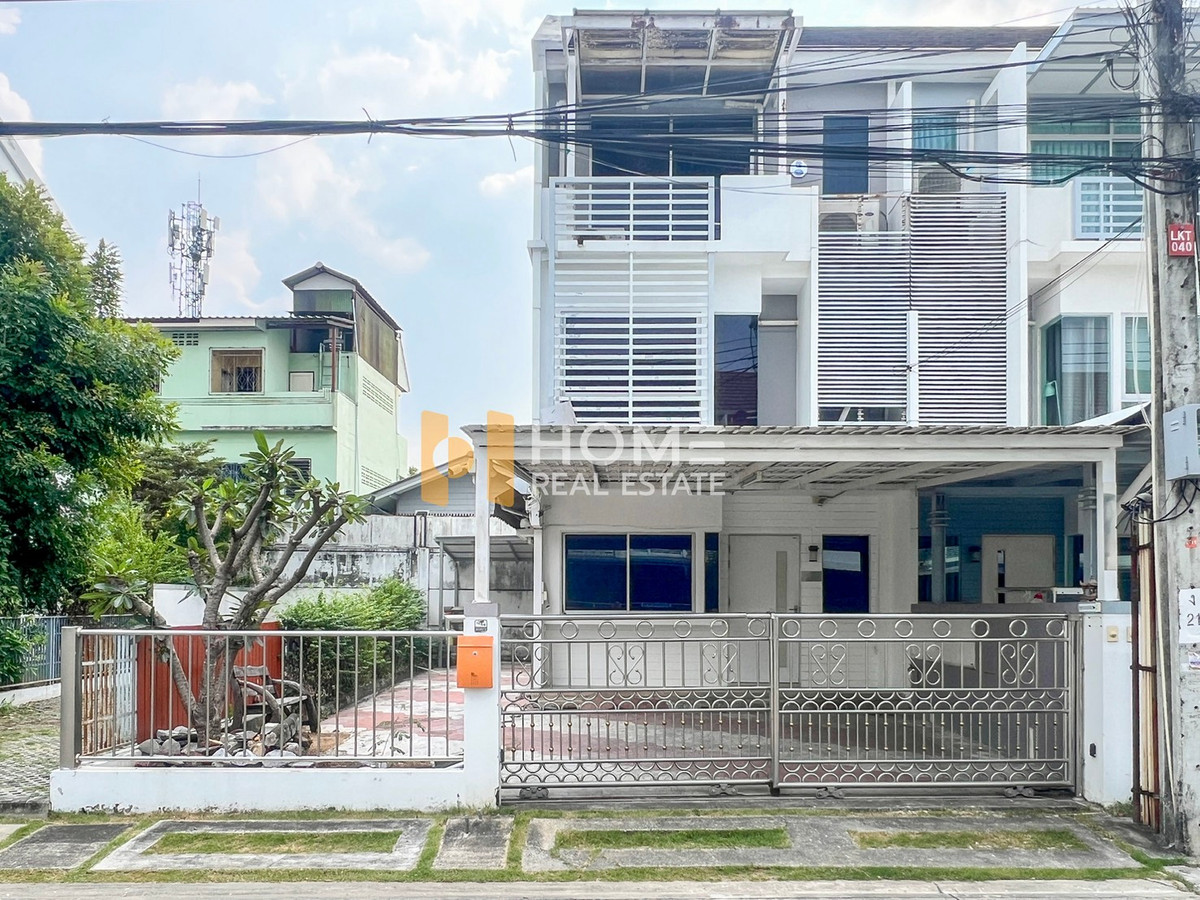 For RentTownhomePattanakan, Srinakarin : Baan Mai Rama 9 - Srinakarin / 3 Bedrooms (FOR RENT) BZD120