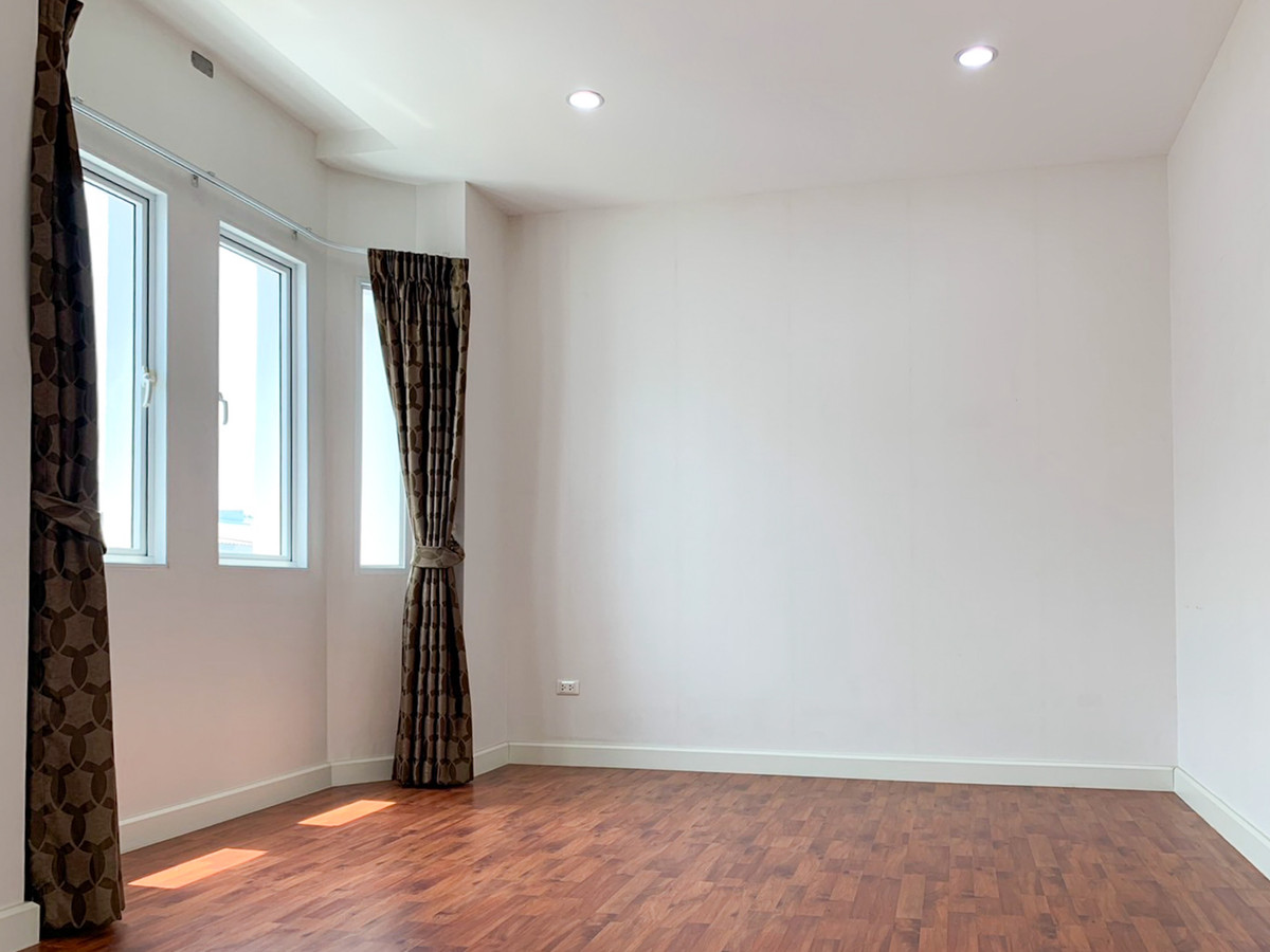 For SaleTownhomePinklao, Charansanitwong : Chuanchuen Charan 3 / 3 Bedrooms (For Sale), Chuanchuen Charan 3 / 3 Bedrooms (FOR SALE) BALL242