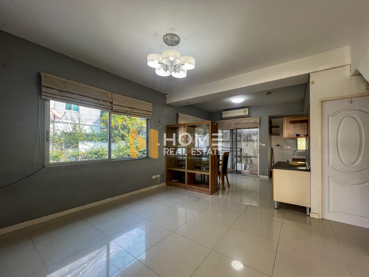 For SaleTownhomePattanakan, Srinakarin : New Baan Rama 9 - Srinakarin / 3 Bedrooms (FOR SALE) BZD120