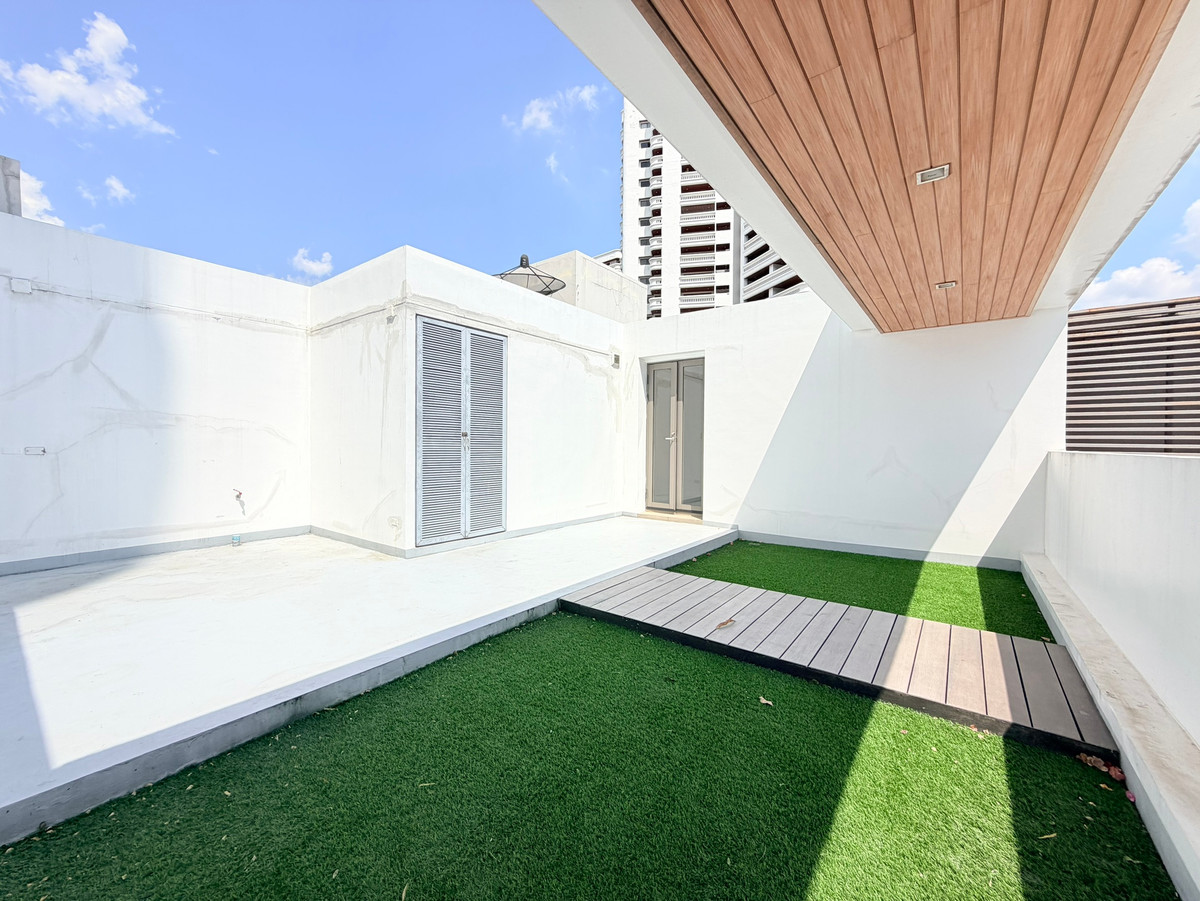 For RentHouseSukhumvit, Asoke, Thonglor : ✨ RARE ITEM Luxury house, prime location | Super Luxury level functions