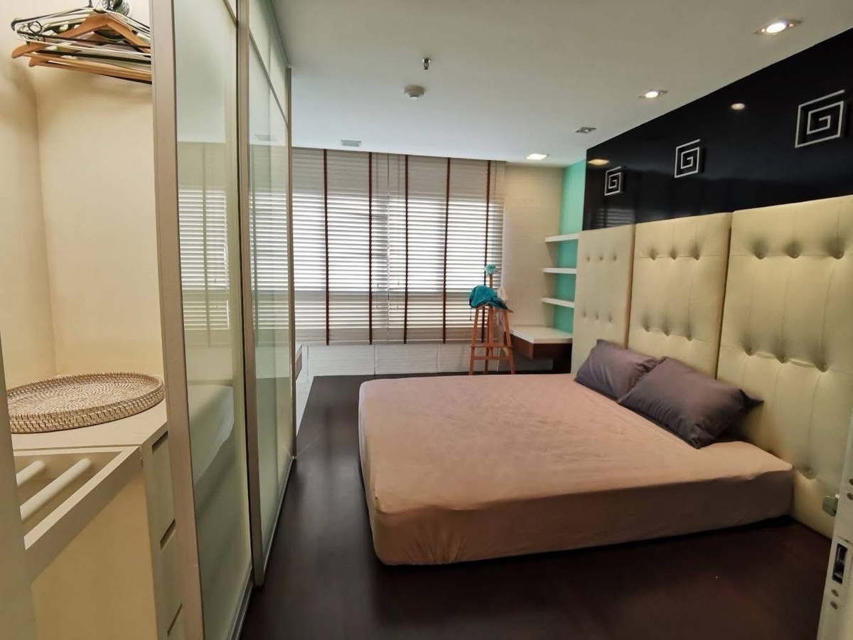 ให้เช่าคอนโดปิ่นเกล้า จรัญสนิทวงศ์ : รับจอง ให้เช่าห้องใหญ่ ลุมพินี เพลส ปิ่นเกล้า 1 ใกล้ MRT บางยี่ขัน ชั้น 20 ขนาด 64 ตร.ม. ราคา 19,000 บาท
