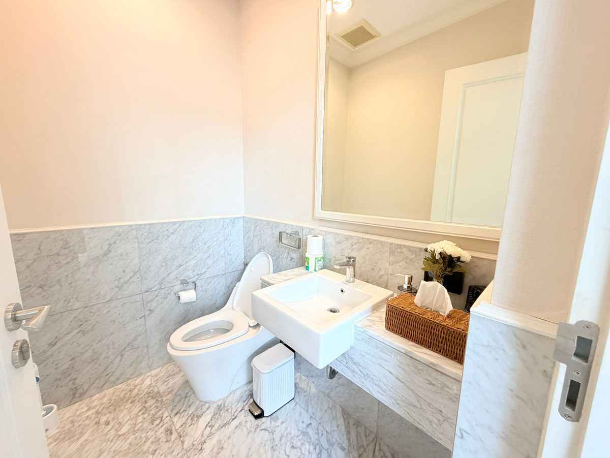 For RentHouseSukhumvit, Asoke, Thonglor : ✨ RARE ITEM Luxury house, prime location | Super Luxury level functions