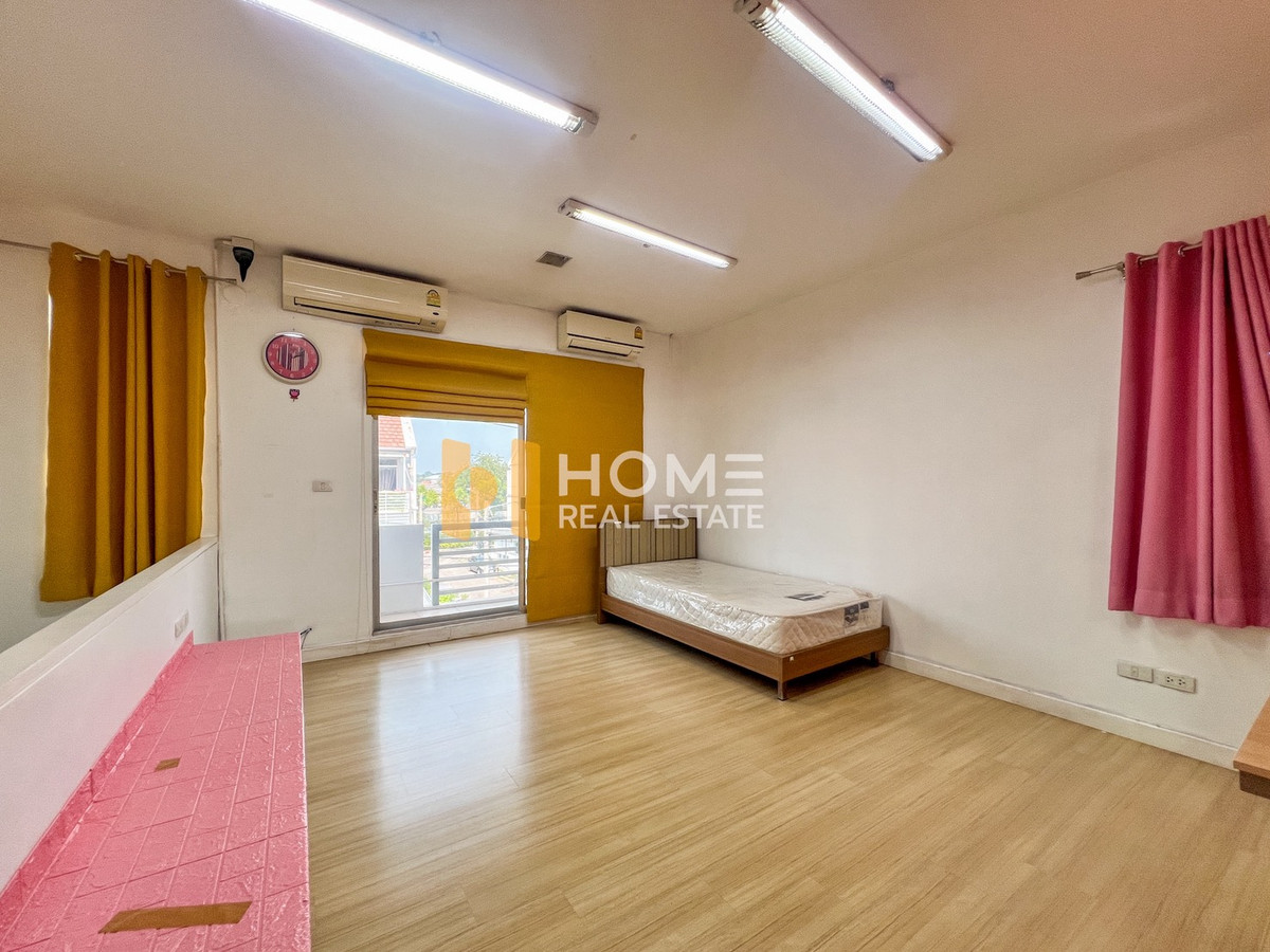 For RentTownhomePattanakan, Srinakarin : Baan Mai Rama 9 - Srinakarin / 3 Bedrooms (FOR RENT) BZD120