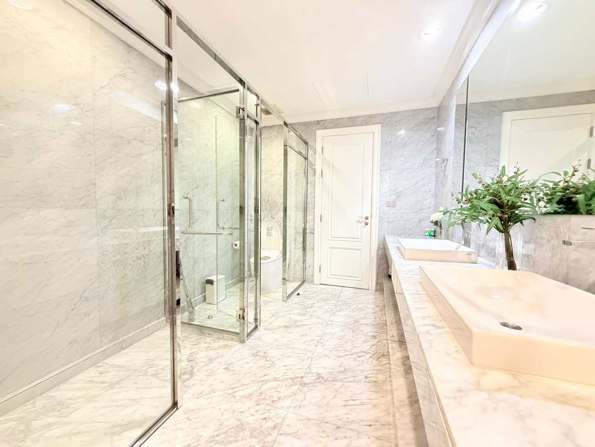 For RentHouseSukhumvit, Asoke, Thonglor : ✨ RARE ITEM Luxury house, prime location | Super Luxury level functions