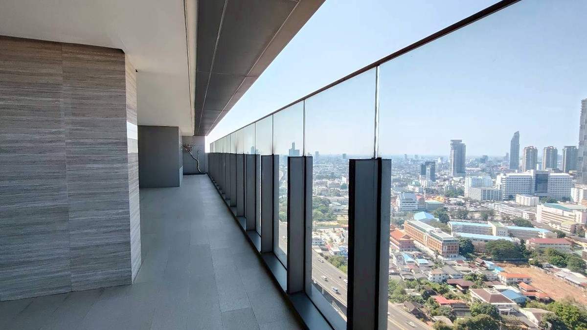 For RentCondoSathorn, Narathiwat : ✨🏙️ Ultra Luxury Condo for rent, The Bangkok Sathorn - next to BTS Surasak | Private Lift, high-end condo in Prime location 🚆 next to BTS Surasak + expressway, only 100 meters, convenient living in the heart of Sathorn, suitable for both residences and hi