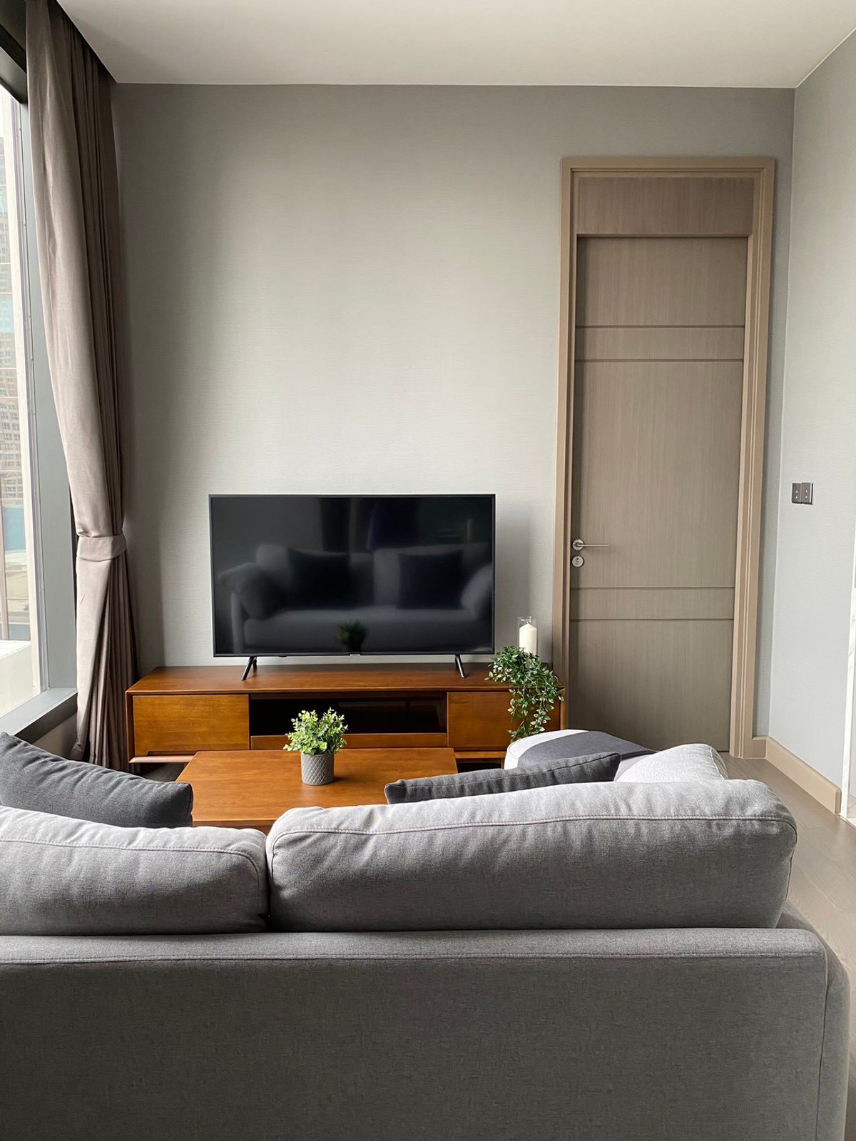 For RentCondoRama9, Petchburi, RCA : FOR RENT - 1 BEDROOM 48 SQ.M- READY TO MOVE IN - CALL NOW 094-641-5974