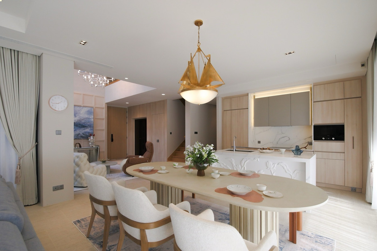 For RentHousePattanakan, Srinakarin : Super Luxury Pool Villa for Rent at The Urban Reserve Rama 9 Krungthepkreetha Fully Furnished