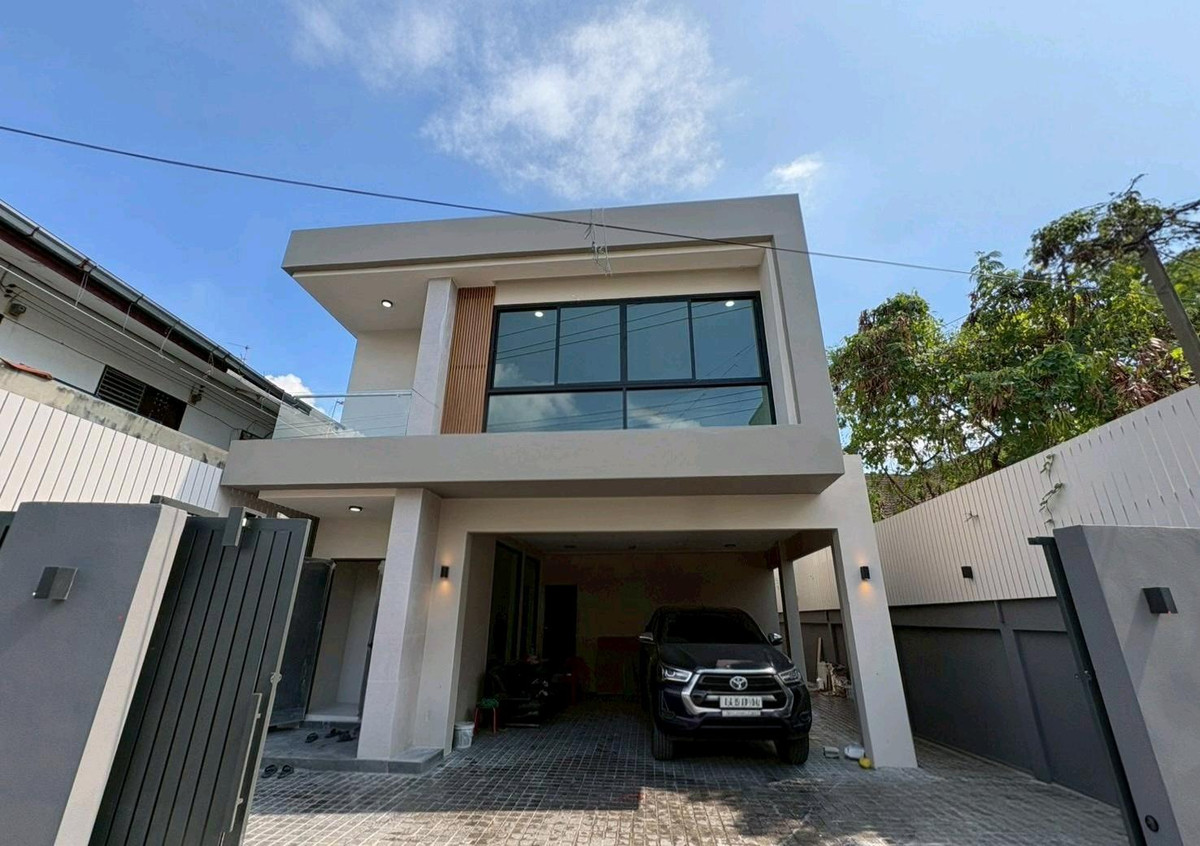 For RentHouseBangna, Bearing, Lasalle : Single house for rent, newly built. There is a backyard area. Can raise animals, can register a company