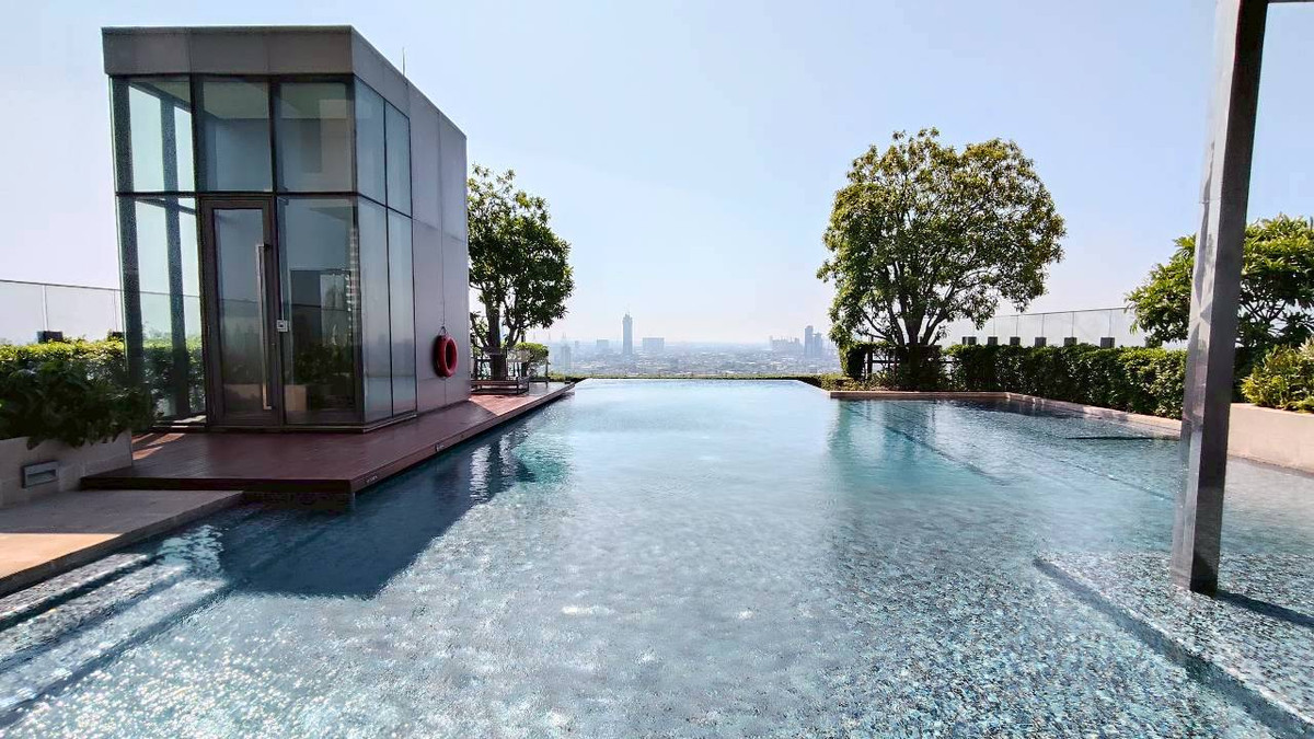 For RentCondoSathorn, Narathiwat : ✨🏙️ Ultra Luxury Condo for rent, The Bangkok Sathorn - next to BTS Surasak | Private Lift, high-end condo in Prime location 🚆 next to BTS Surasak + expressway, only 100 meters, convenient living in the heart of Sathorn, suitable for both residences and hi