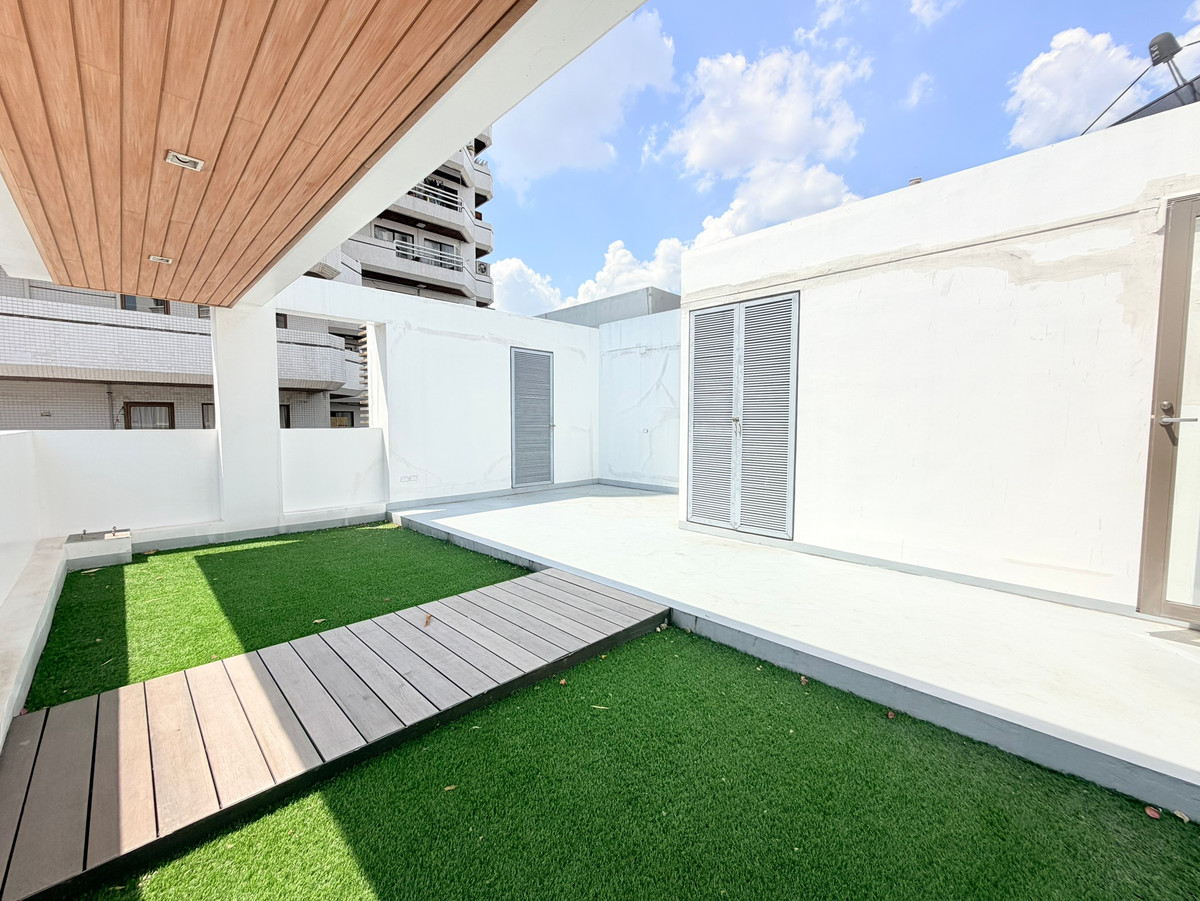 For RentHouseSukhumvit, Asoke, Thonglor : ✨ RARE ITEM Luxury house, prime location | Super Luxury level functions