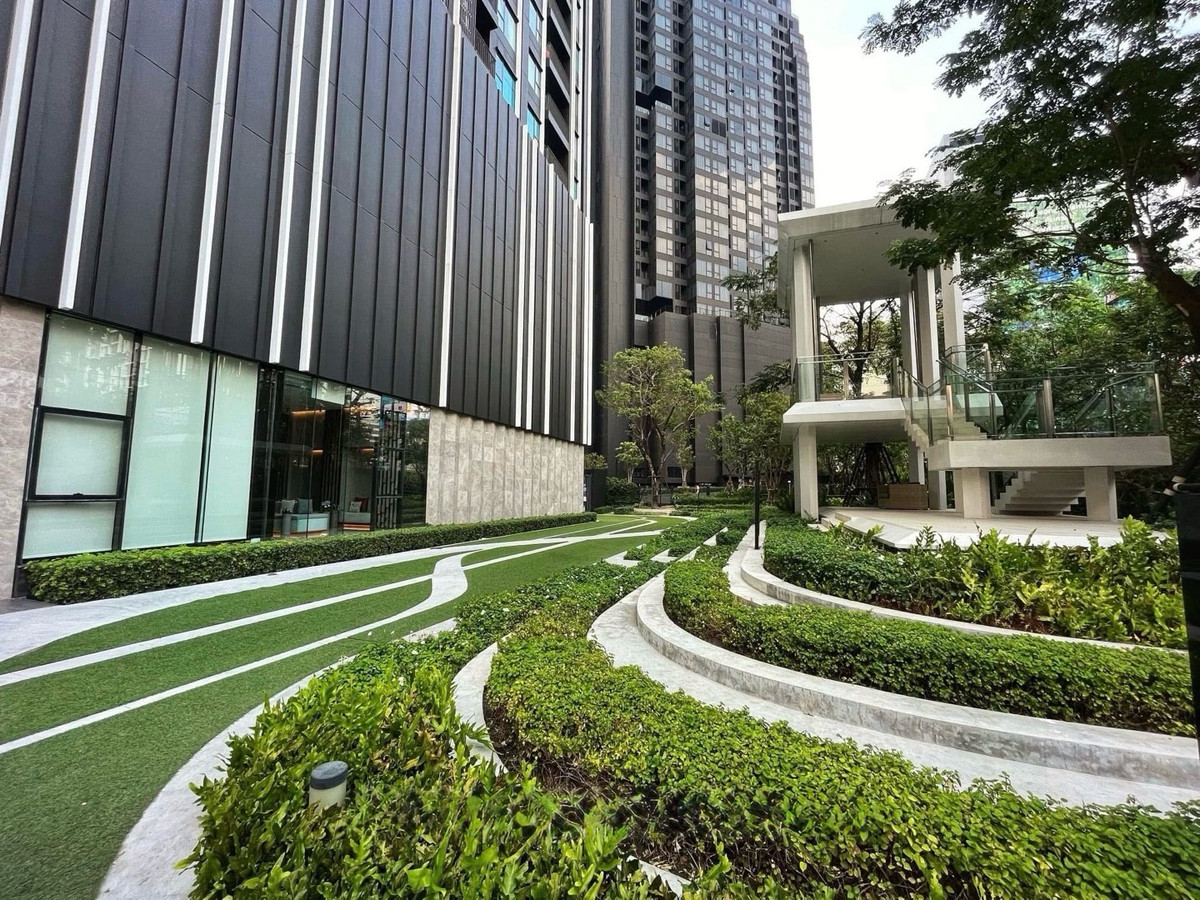 ให้เช่าคอนโดพระราม 9 เพชรบุรีตัดใหม่ RCA : 🔥 [ ให้เช่า ] [ Life Asoke - Rama 9 ] - ห้องสตูดิโอมือ 1 ทั้งห้อง เฟอร์ครบ ชั้นสูง ห่าง มศว เพียง 1 สถานี พร้อมอยู่ เพียง 16,000!!! 👍 (English Below) LC0084