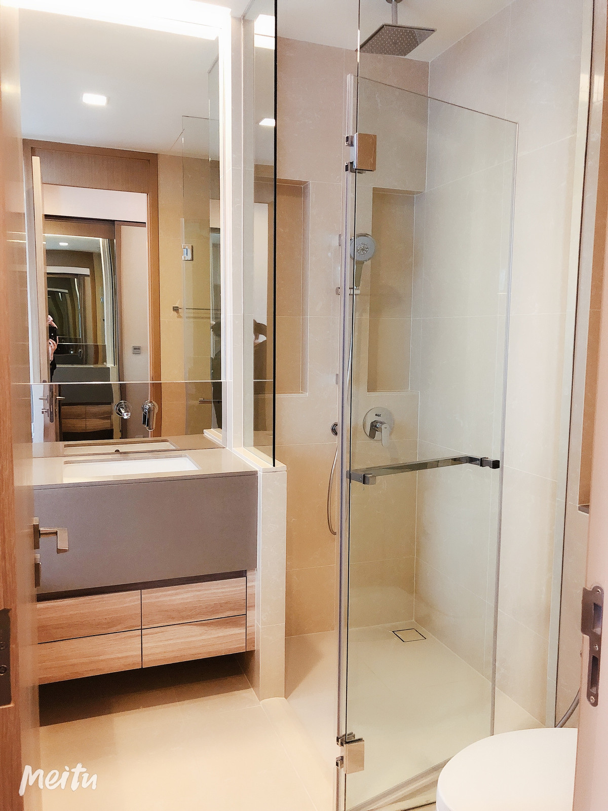 ให้เช่าคอนโดสุขุมวิท อโศก ทองหล่อ : BEST PRICE - 1 BEDROOM 52 SQ.M-  READY TO MOVE IN - CALL NOW 094-641-5974