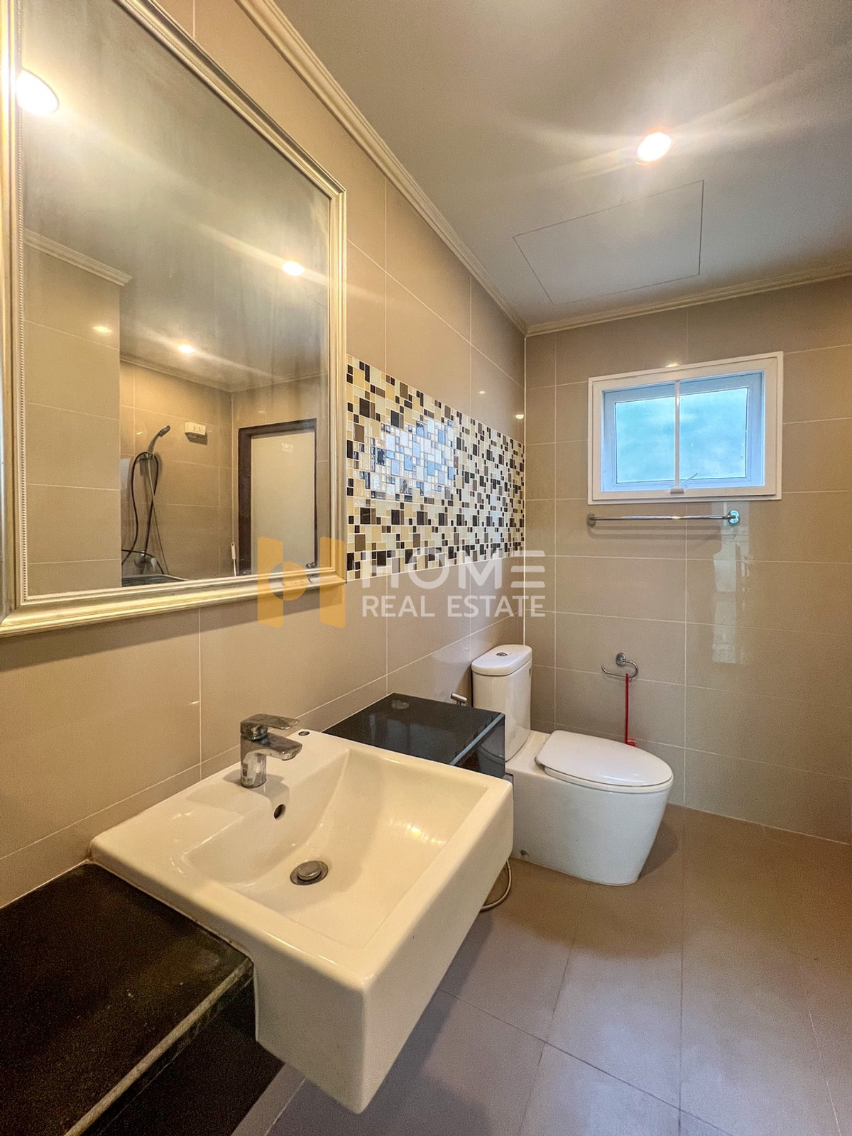 For RentHouseLadkrabang, Suwannaphum Airport : Supalai Gardenville Krungthep Kreetha New Road - Motorway / 4 Bedrooms (FOR RENT), Supalai Garden Ville Krung Thep Kritha - Motorway / 4 Bedrooms (FOR RENT) BZD121