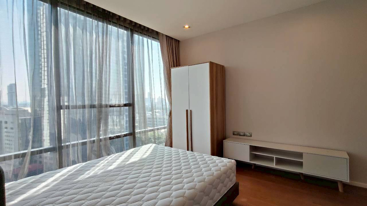 For RentCondoSathorn, Narathiwat : ✨🏙️ Ultra Luxury Condo for rent, The Bangkok Sathorn - next to BTS Surasak | Private Lift, high-end condo in Prime location 🚆 next to BTS Surasak + expressway, only 100 meters, convenient living in the heart of Sathorn, suitable for both residences and hi