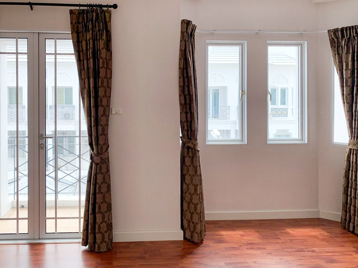 For SaleTownhomePinklao, Charansanitwong : Chuanchuen Charan 3 / 3 Bedrooms (For Sale), Chuanchuen Charan 3 / 3 Bedrooms (FOR SALE) BALL242