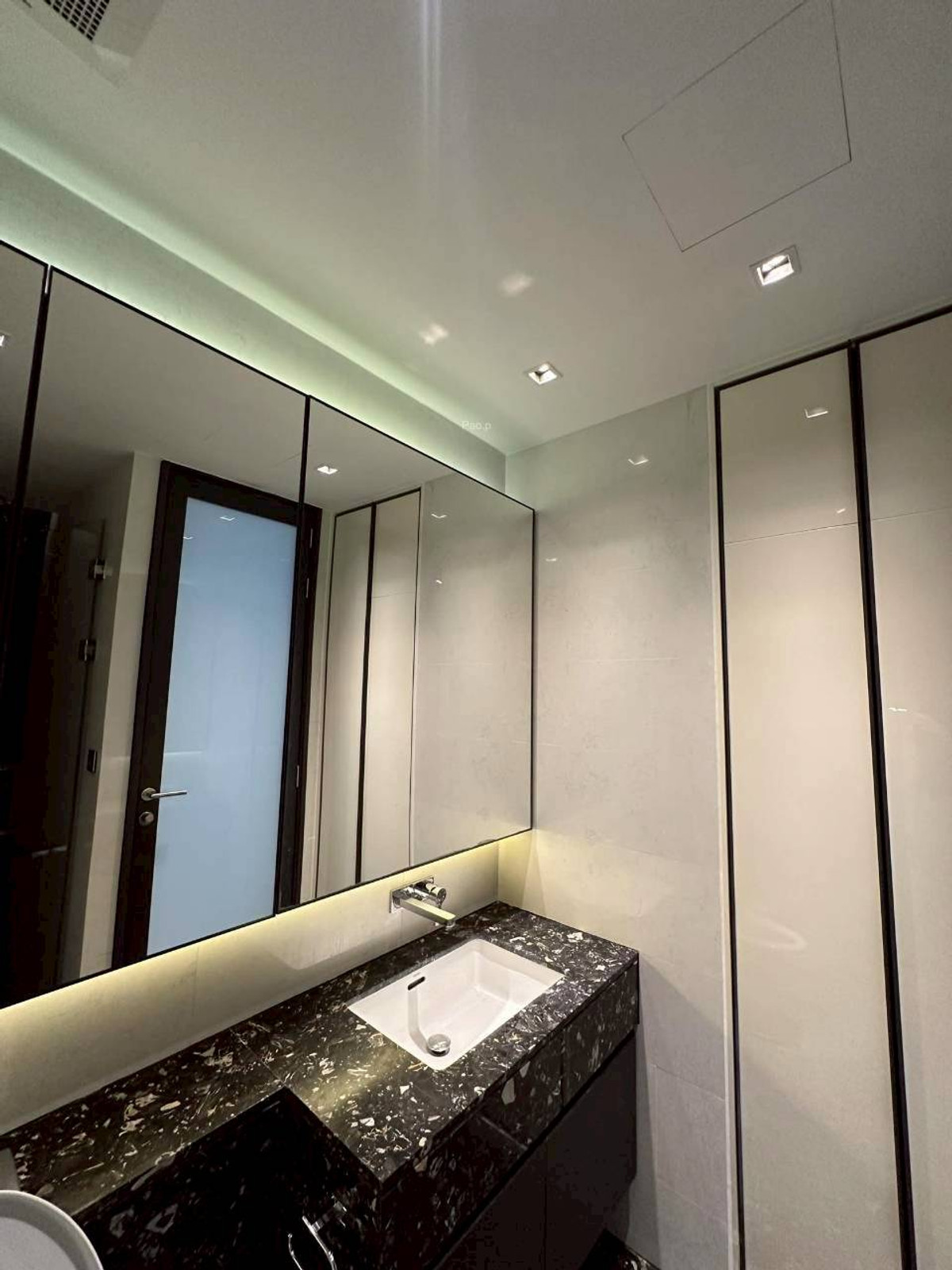 ให้เช่าคอนโดสุขุมวิท อโศก ทองหล่อ : ✅ BNQ123 ✅ Line : @p2nproperty