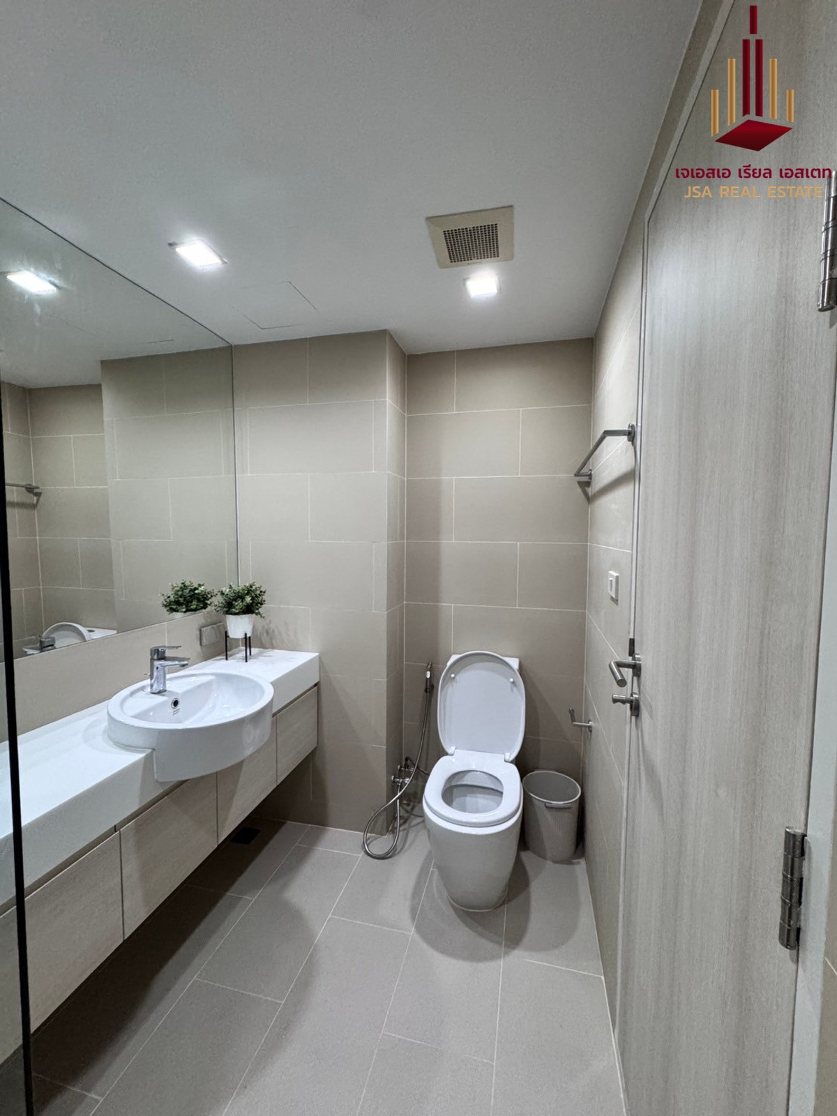 ให้เช่าคอนโดแจ้งวัฒนะ เมืองทอง : ✨ For Rent: Double Lake Condominium Condo ✨  💰 Only 13,000 THB/month