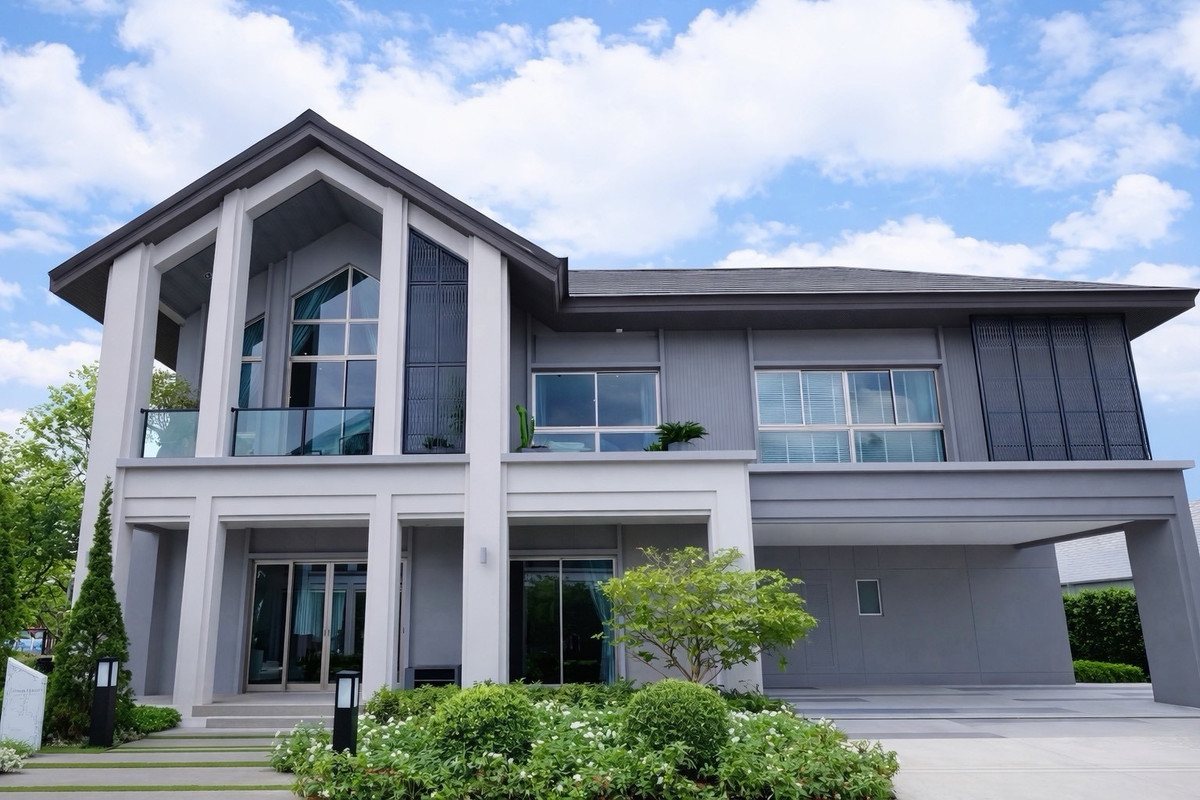 For SaleHousePinklao, Charansanitwong : 🔹 Bangkok Boulevard Signature Phetkasem–Pinklao 🔹• Private corner unit • North-facing house • 4 Bedrooms • 5 Bathrooms • 4 Parking spaces • Usable area: 442 sq.m. • Land area: 117 sq.wah