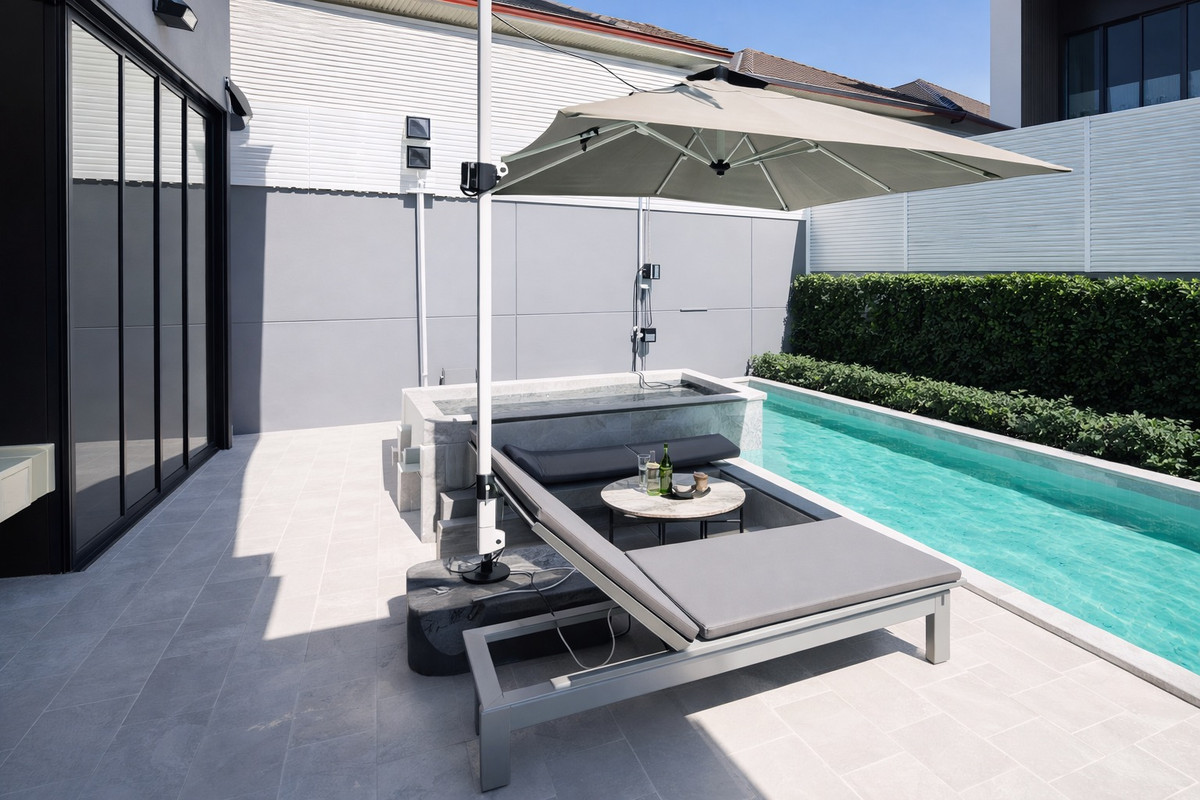 For RentHouseYothinpattana,CDC : 🔹The Honor Yothinpattana🔹 (Brand New House) • Land area: 130 sq.wah • 800 sq.m. • 8 bedrooms 7 bathrooms • Parking for 6 cars