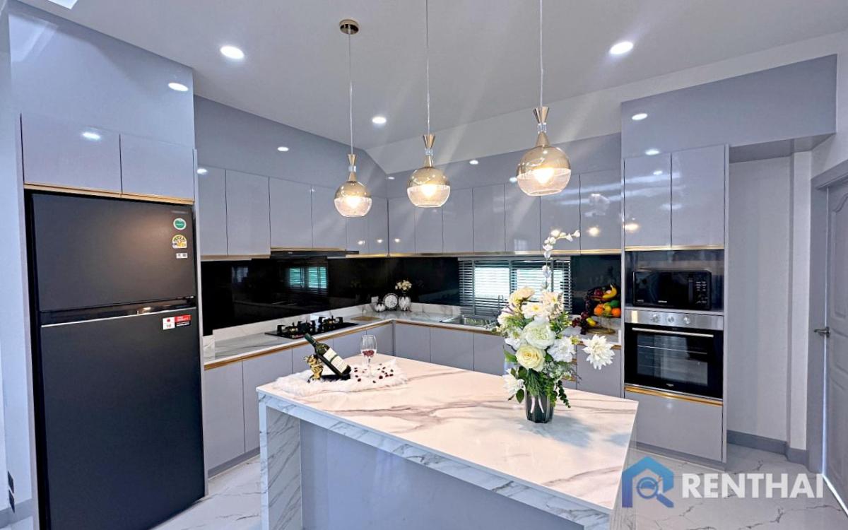 ขายบ้านพัทยา บางแสน ชลบุรี สัตหีบ : บ้านเดี่ยวหลังมุมพร้อมสระว่ายน้ำ – หมู่บ้านอิมเพรส ซอยสยามคันทรีคลับ