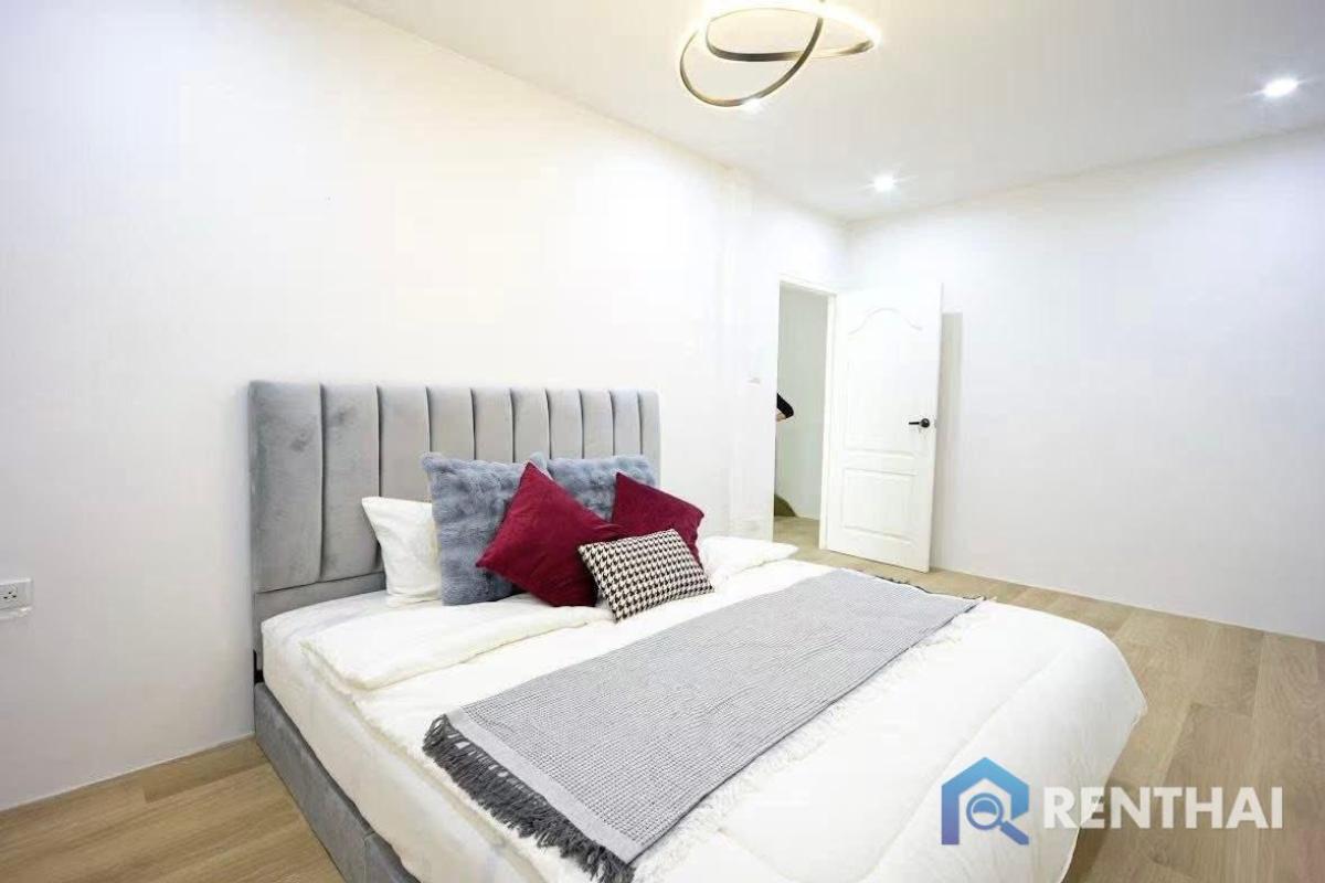 For SaleTownhomePattaya, Bangsaen, Chonburi : Twinhouse for sale city side