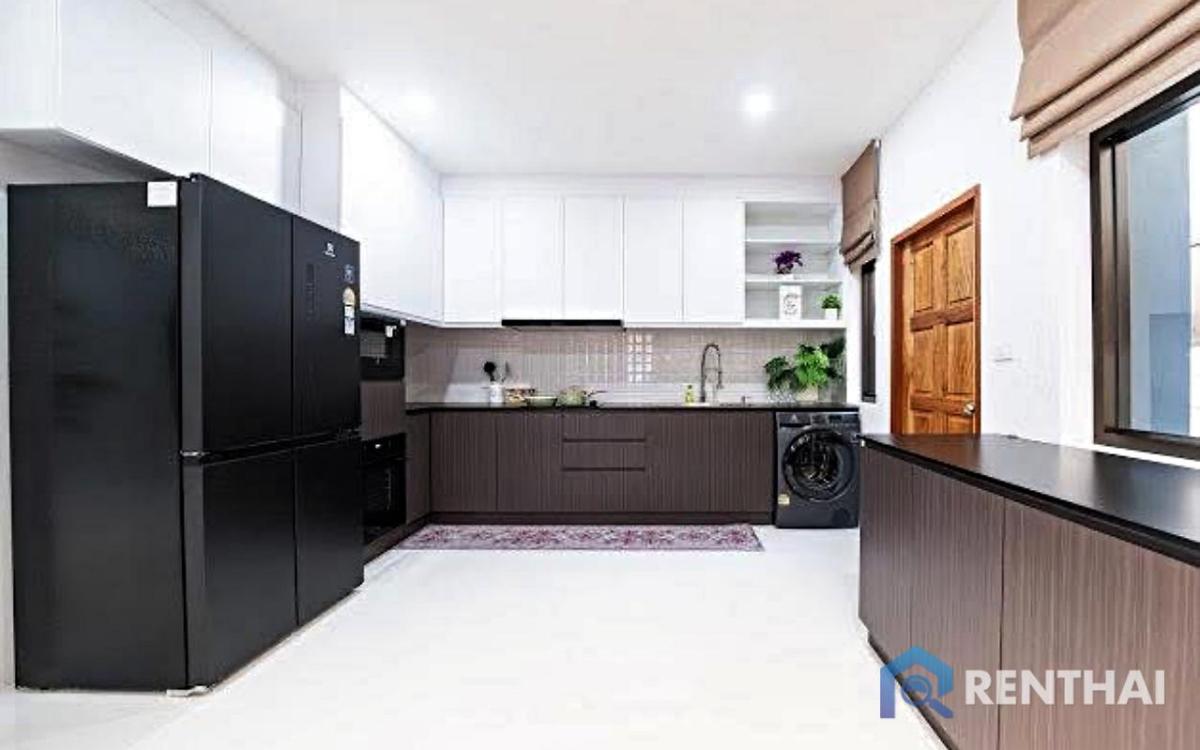 For SaleHousePattaya, Bangsaen, Chonburi : Fully Renovated 2-Storey Villa for Sale in the Heart of the City