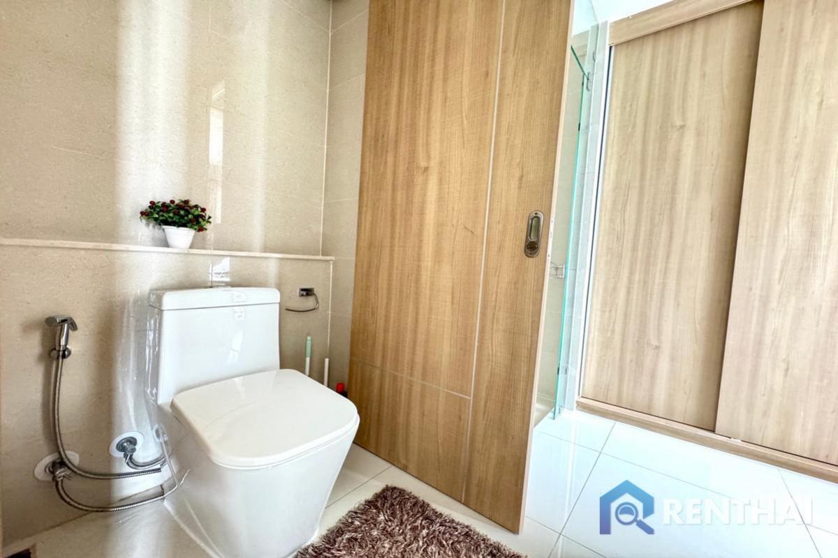 ขายคอนโดพัทยา บางแสน ชลบุรี สัตหีบ : ขายคอนโดเดอะริเวียร่า วงศ์อมาตย์ 1 ห้องนอน 35 ตร.ม. วิวทะเลตรงๆ ห้องชื่อต่างชาติราคาดีๆ