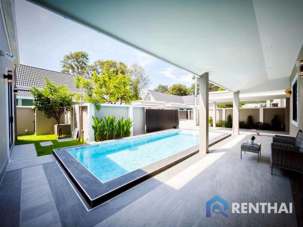 For SaleHousePattaya, Bangsaen, Chonburi : Charming Nordic Style Pool Villa for Sale in Pattaya