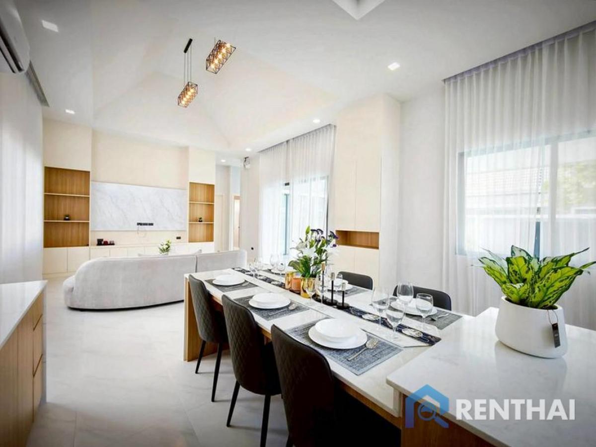 For SaleHousePattaya, Bangsaen, Chonburi : Charming Nordic Style Pool Villa for Sale in Pattaya