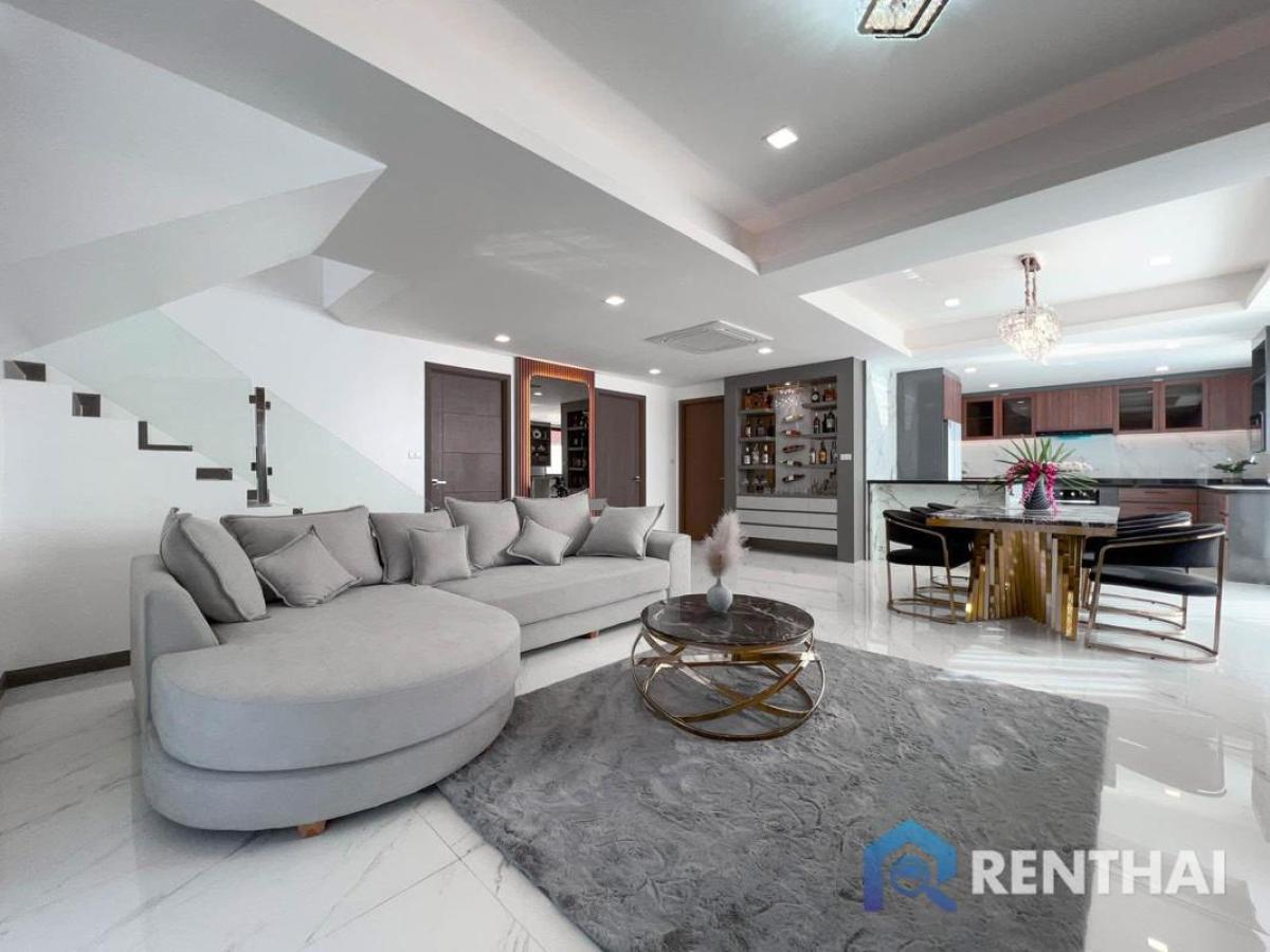 For SaleHousePattaya, Bangsaen, Chonburi : Modern 2 Storey Pool Villa close to Jomtien Beach