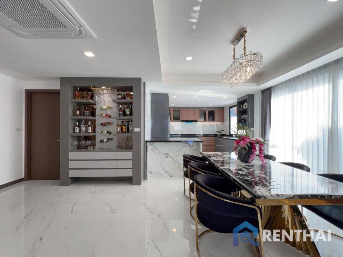 For SaleHousePattaya, Bangsaen, Chonburi : Modern 2 Storey Pool Villa close to Jomtien Beach