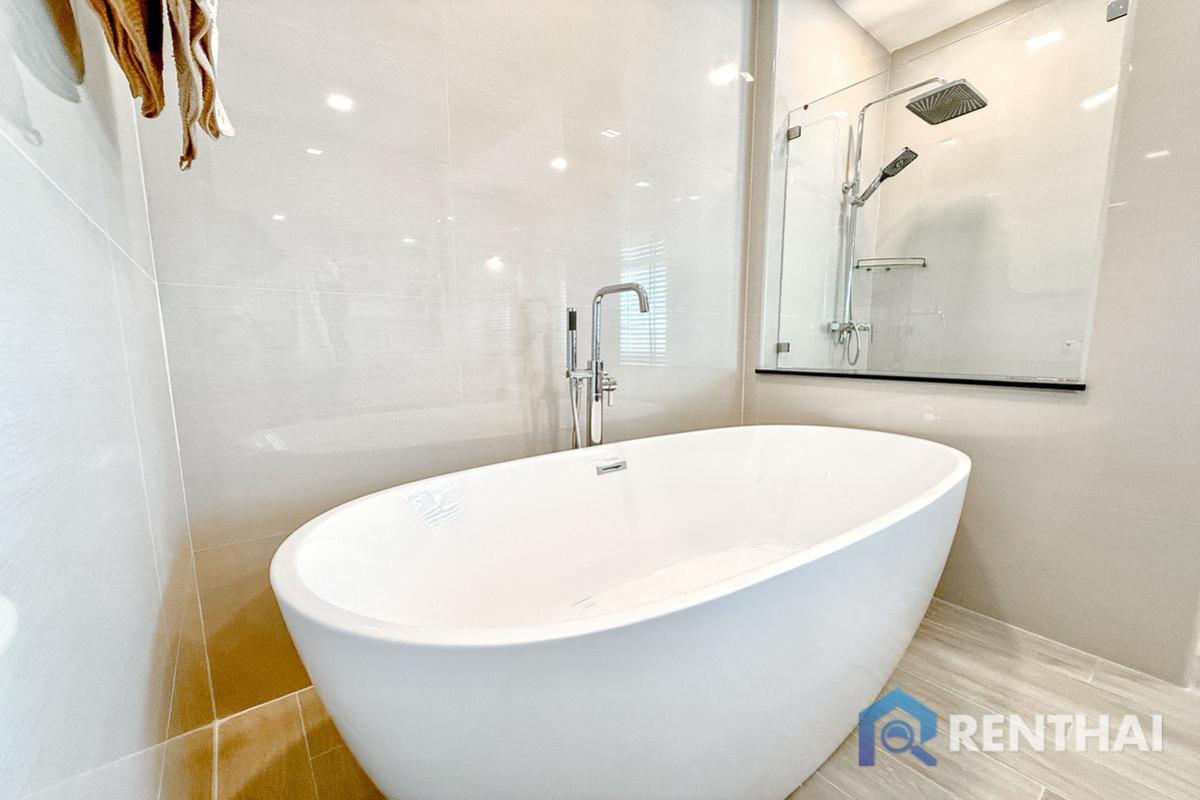 ขายบ้านพัทยา บางแสน ชลบุรี สัตหีบ : บ้านเดี่ยวรีโนเวทใหม่ ตกแต่งสวยงาม สไตล์โมเดิร์น พร้อมอยู่