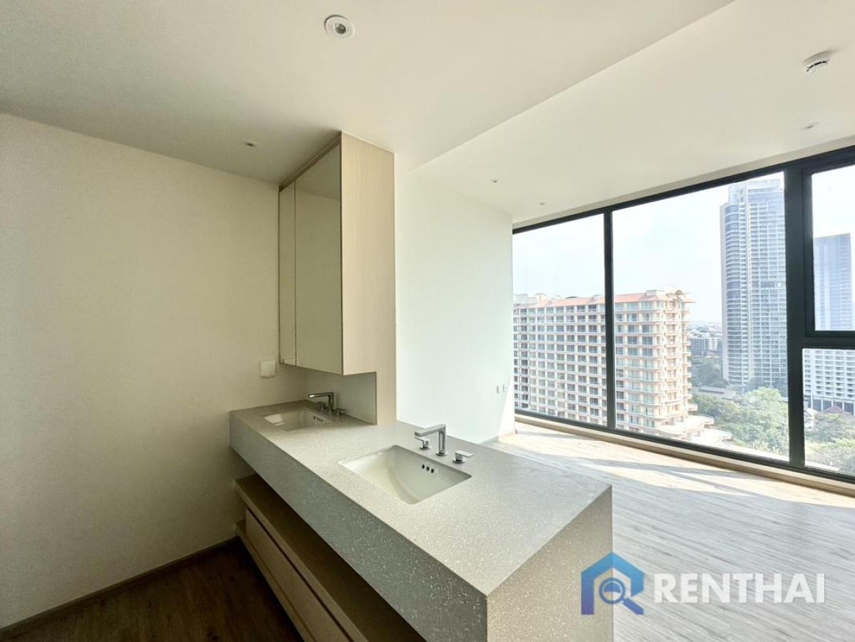 ขายคอนโดพัทยา บางแสน ชลบุรี สัตหีบ : Arom Wongamat คอนโดระดับ Ultra-Luxury 2 ห้องนอน ห้องมุม ชั้นสูง หายาก น่าครอบครอง